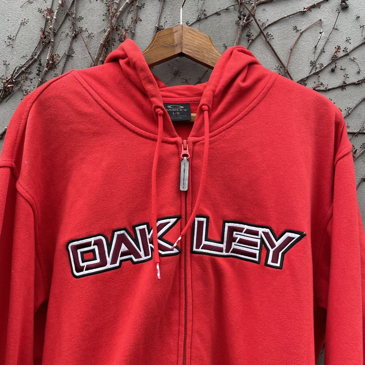 Oakley × Vintage Vintage Oakley Big Logo Zip Hoodie Size US L / EU 52-54 / 3 - 2 Thumbnail