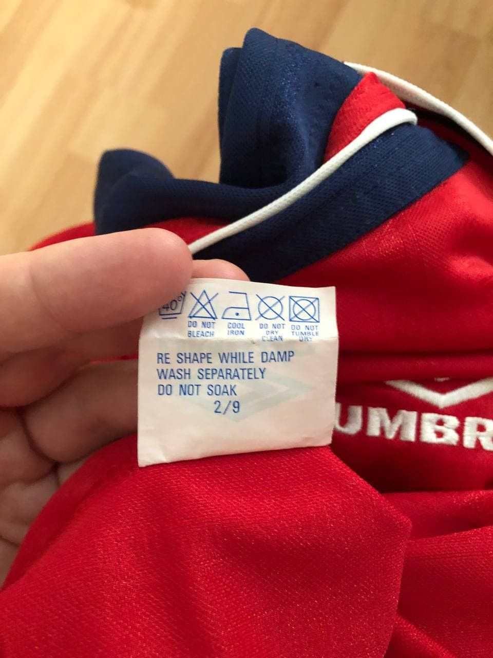 Umbro England National Retro Vintage Umbro Football Soccer Jersey Size US L / EU 52-54 / 3 - 6 Thumbnail