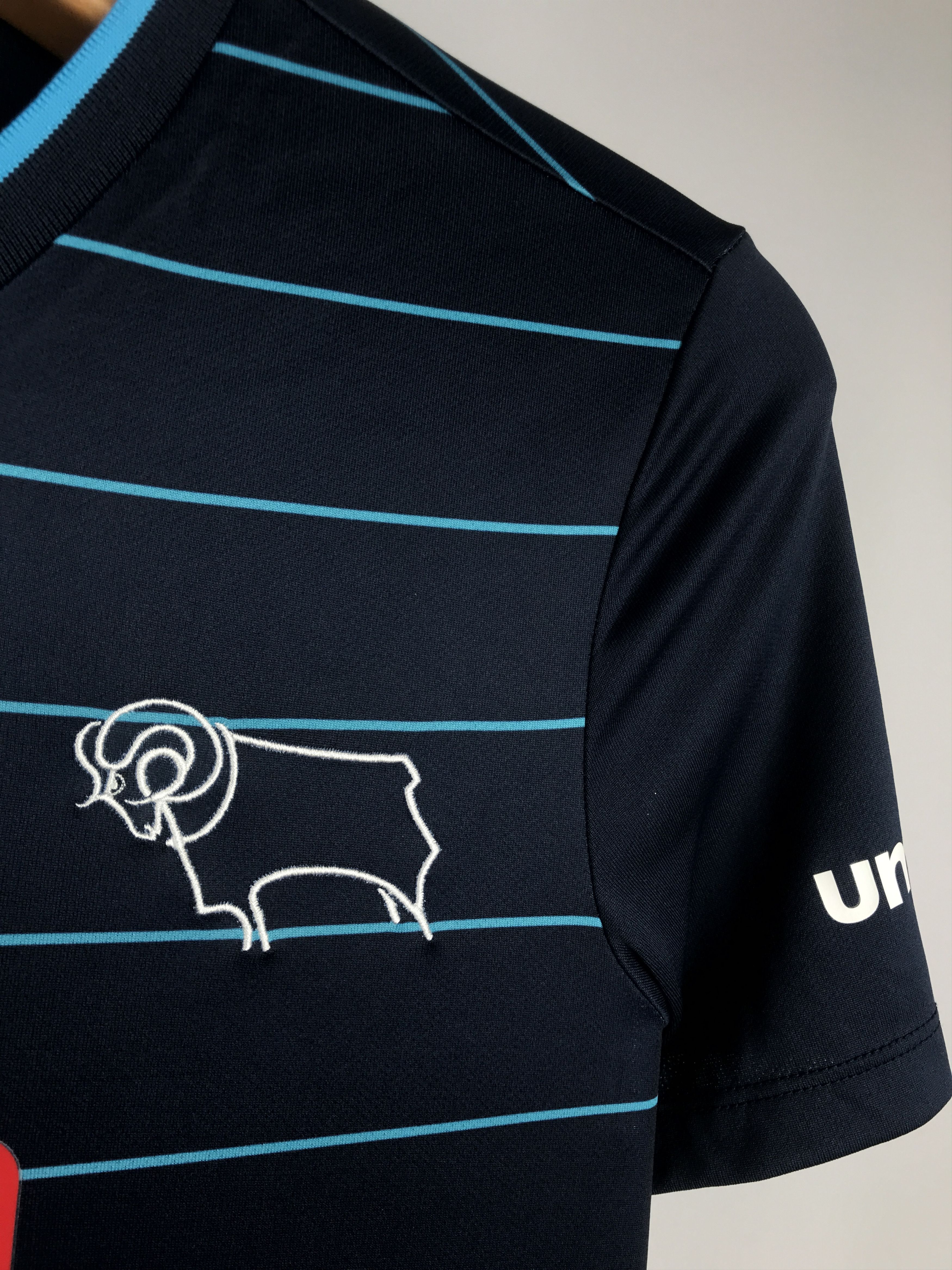 Umbro Derby County 2014-2015 Umbro Away Soccer Jersey Shirt Size US S / EU 44-46 / 1 - 3 Thumbnail