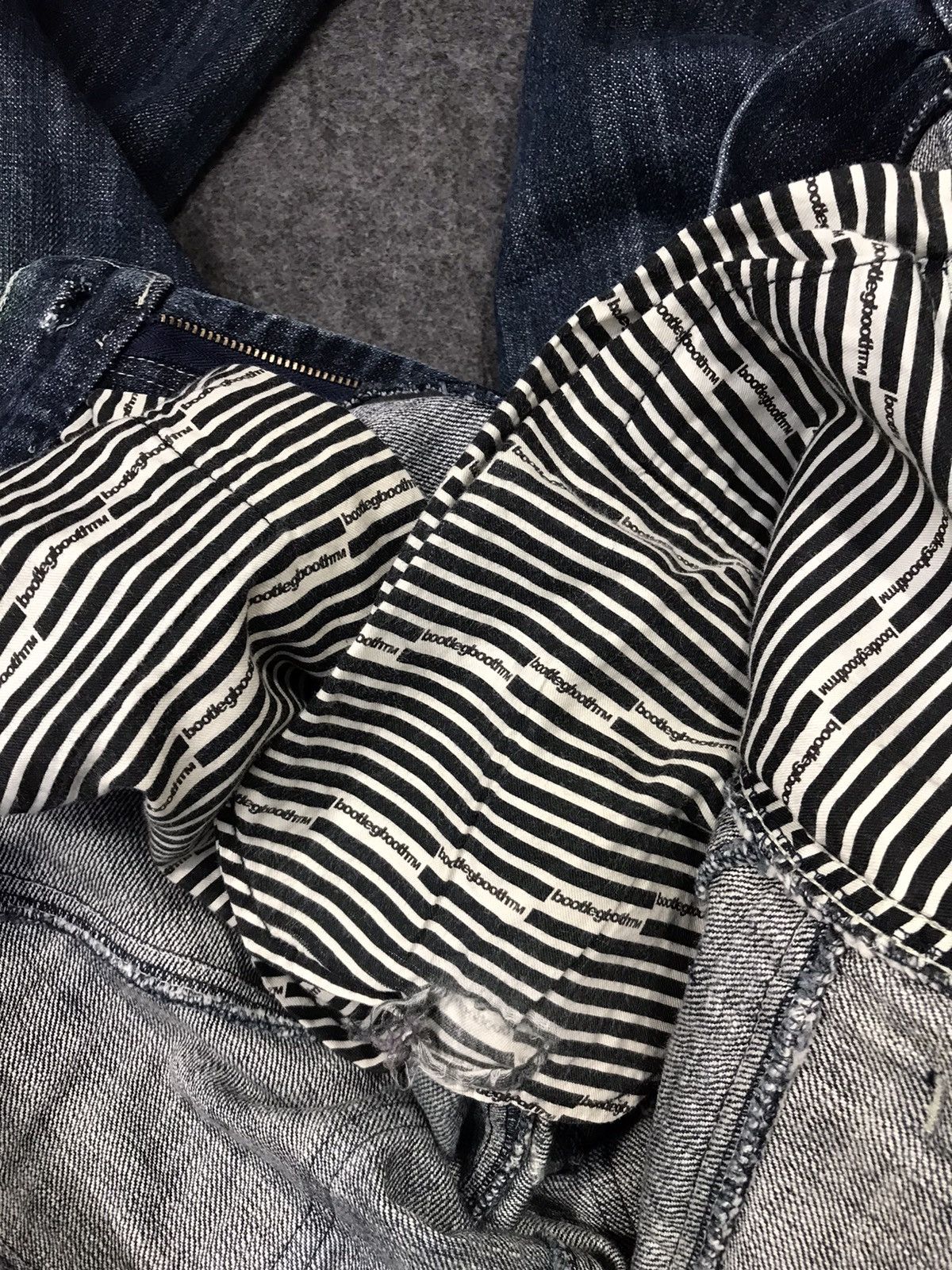 Japanese Brand × Vintage Vintage Bootlegbooth Light Wash Zipper Jeans Design Size US 32 / EU 48 - 18 Thumbnail