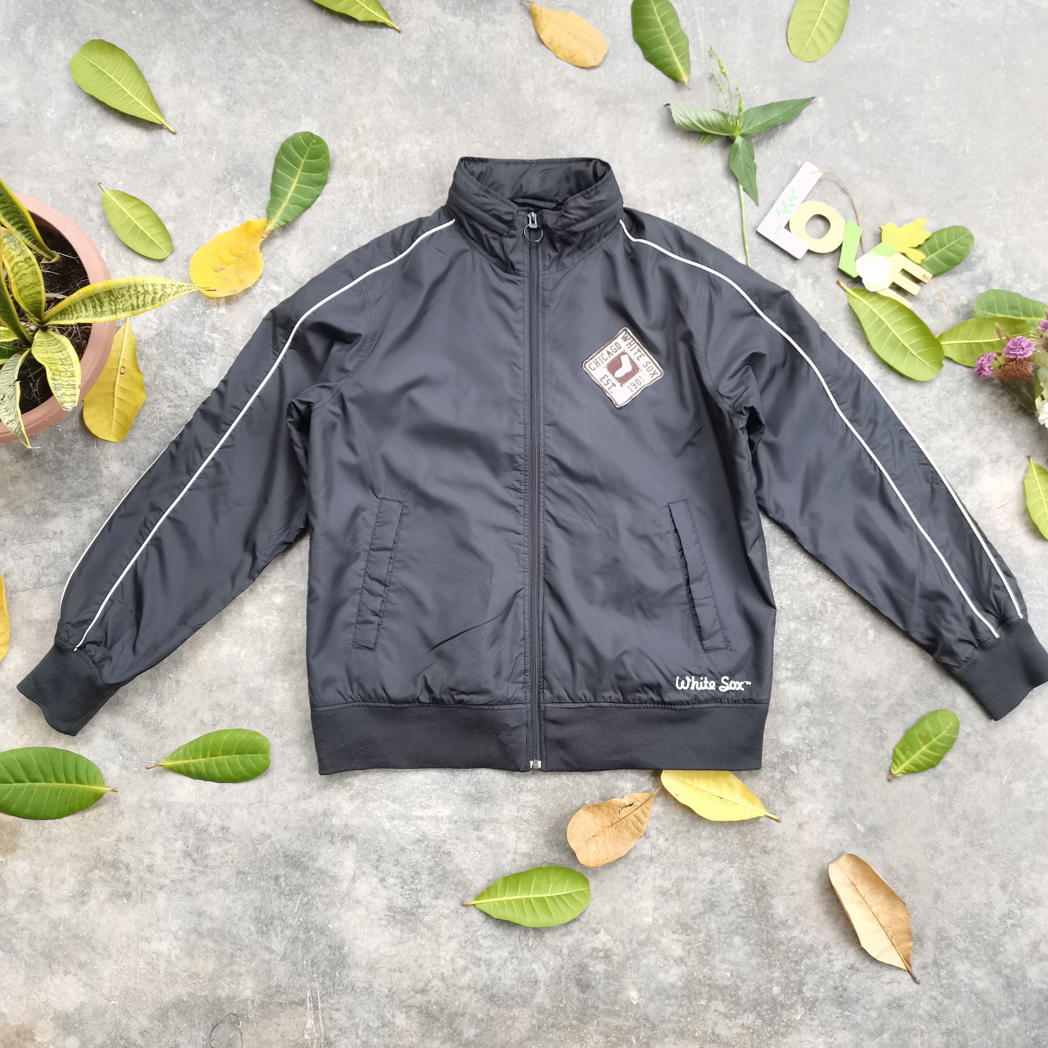 Archive Vintage Y2k MLB x Uniqlo Windbreaker Jacket Light Jackets