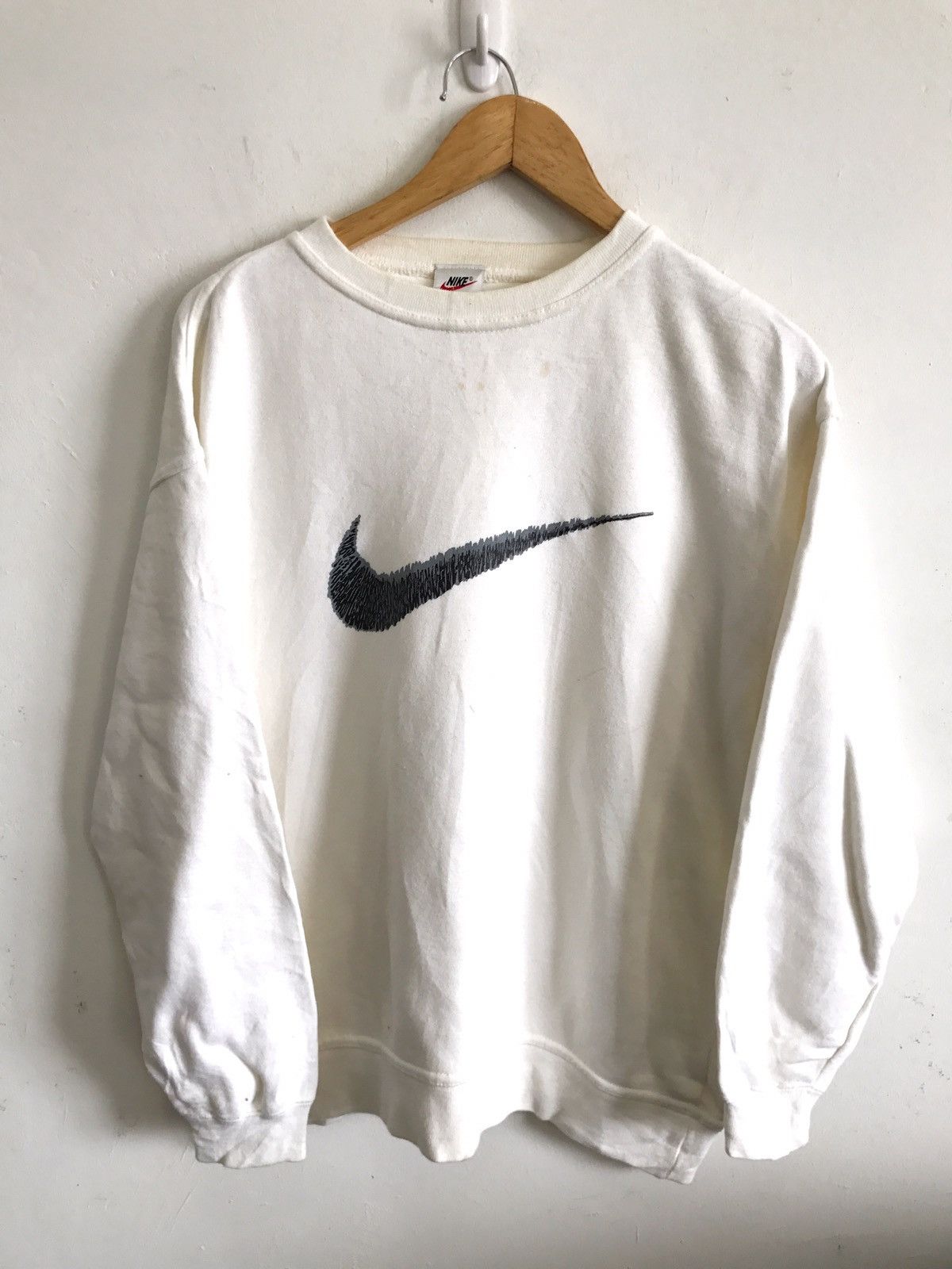 Nike Nike Swoosh Big Logo Crewneck Sweatshirt Size US M / EU 48-50 / 2 - 1 Thumbnail