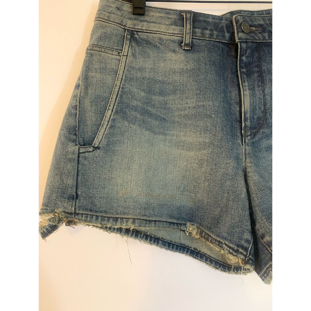 Helmut Lang HELMUT LANG WAX DISTRESS DENIM SHORTS Size 30" / US 8 / IT 44 - 3 Thumbnail