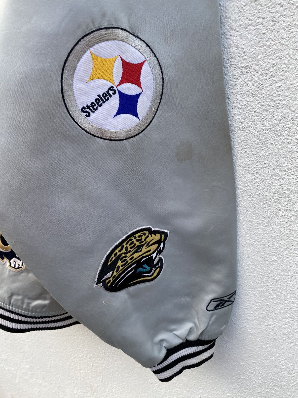 NFL Vintage NFL team jacket all logo patch satin bomber jacket Size US XL / EU 56 / 4 - 5 Thumbnail