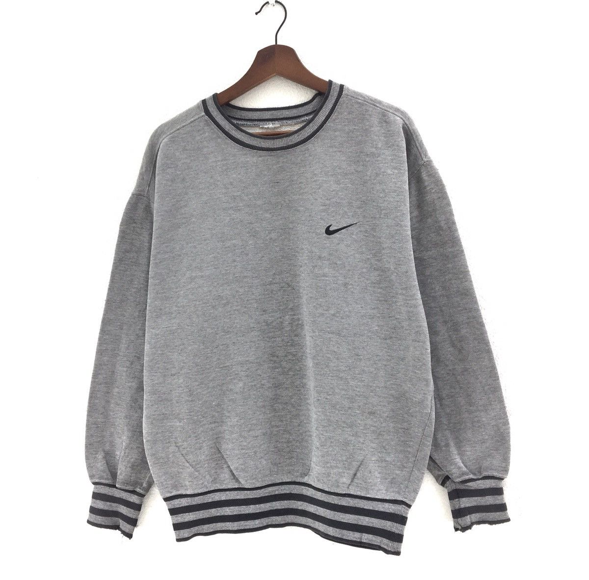 Nike Vintage 90s Nike Small Swoosh Crewneck Sweatshirt Size US L / EU 52-54 / 3 - 3 Thumbnail