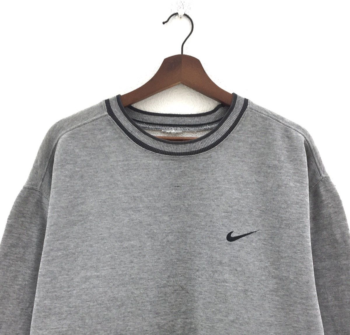 Nike Vintage 90s Nike Small Swoosh Crewneck Sweatshirt Size US L / EU 52-54 / 3 - 4 Thumbnail