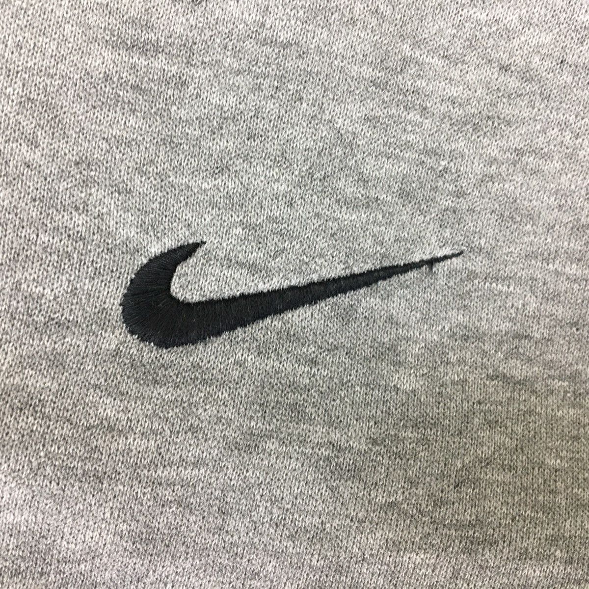 Nike Vintage 90s Nike Small Swoosh Crewneck Sweatshirt Size US L / EU 52-54 / 3 - 6 Thumbnail