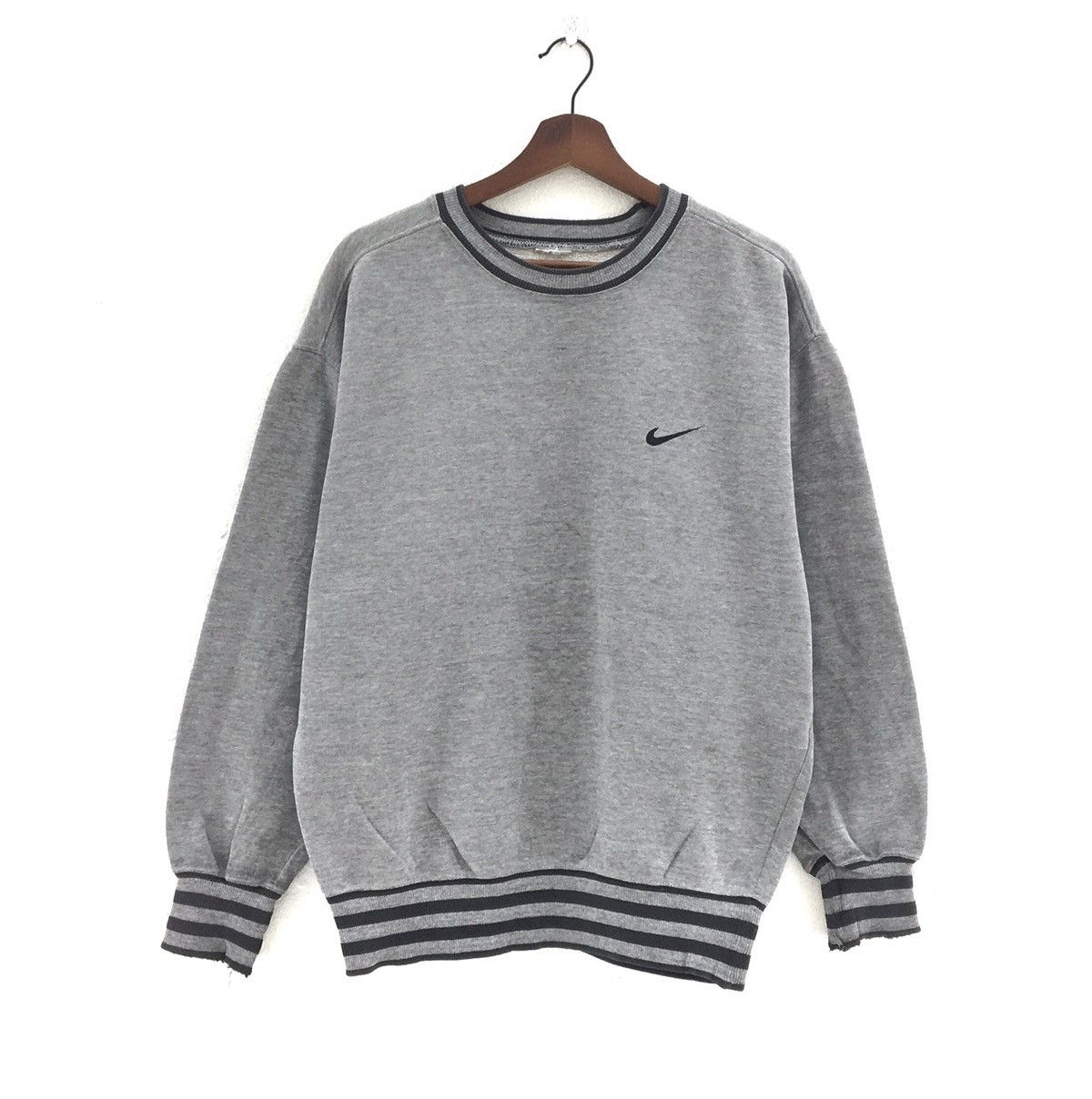 Nike Vintage 90s Nike Small Swoosh Crewneck Sweatshirt Size US L / EU 52-54 / 3 - 1 Thumbnail