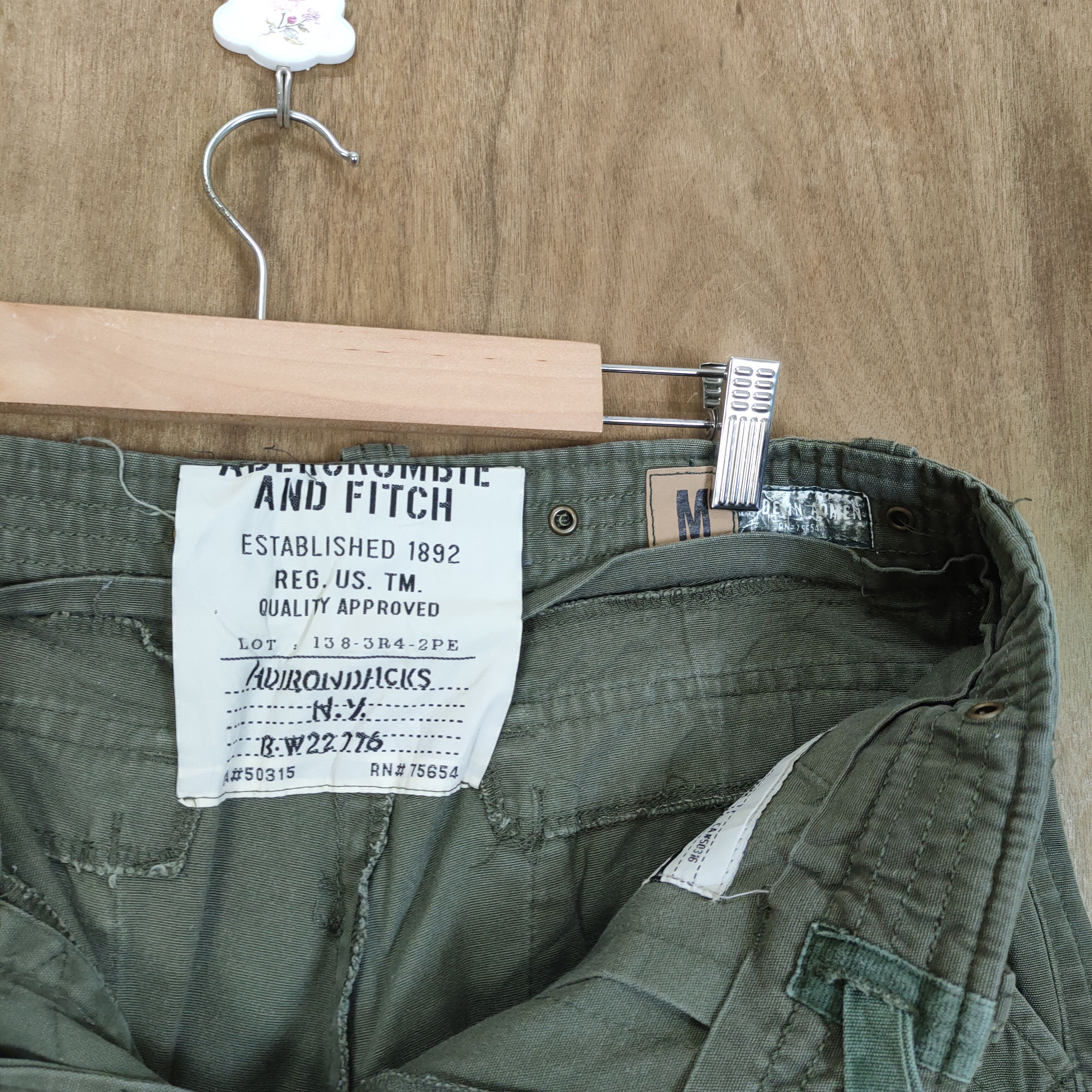 Abercrombie & Fitch VINTAGE ABERCROMBIE FITCH CARGO PANTS ZIPPER LEG Size US 32 / EU 48 - 12 Thumbnail