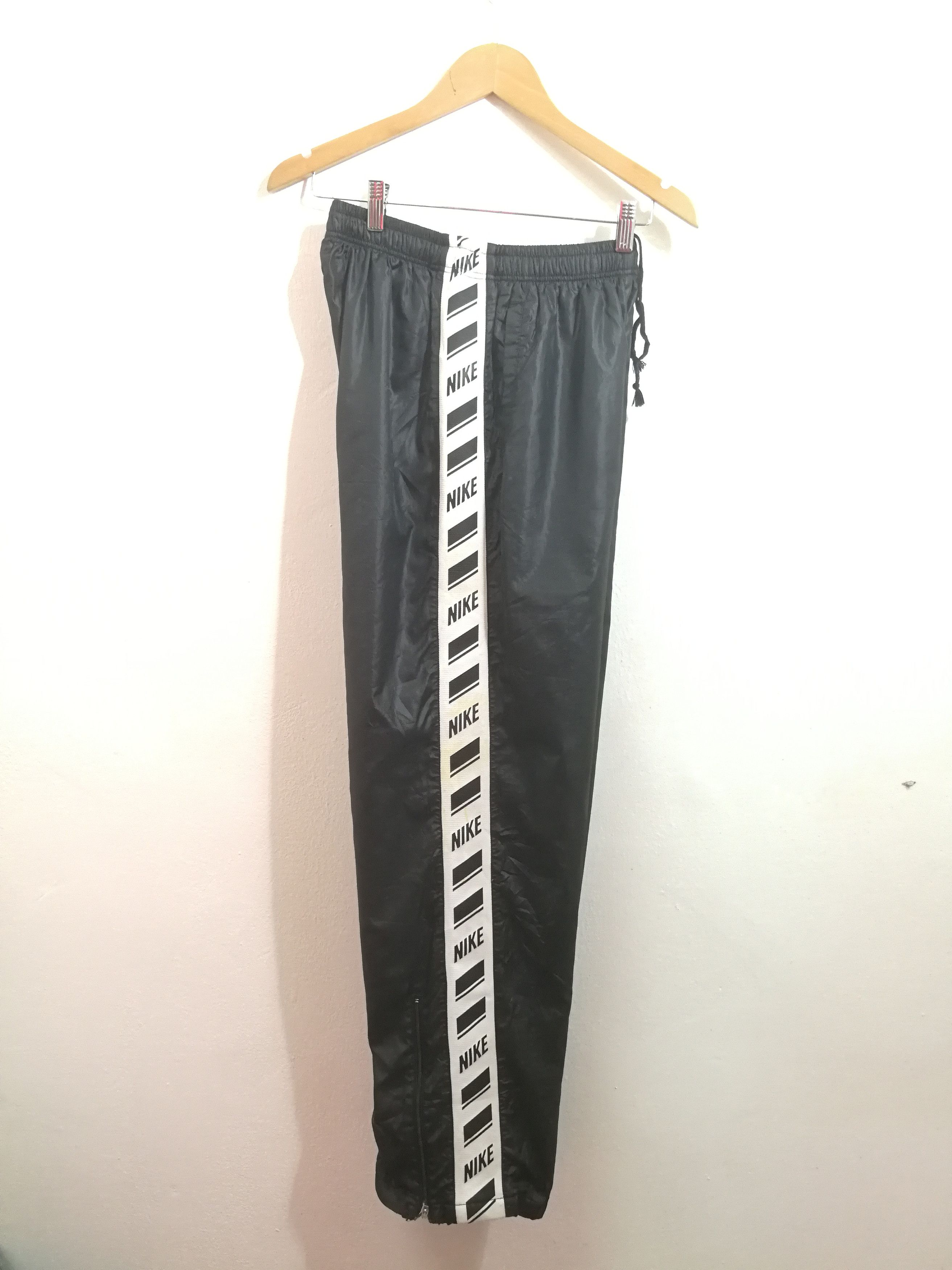Nike × Vintage Vintage Nike Windbreaker Pants Stripe Logo Nike 28-32 Size US 28 / EU 44 - 1 Thumbnail