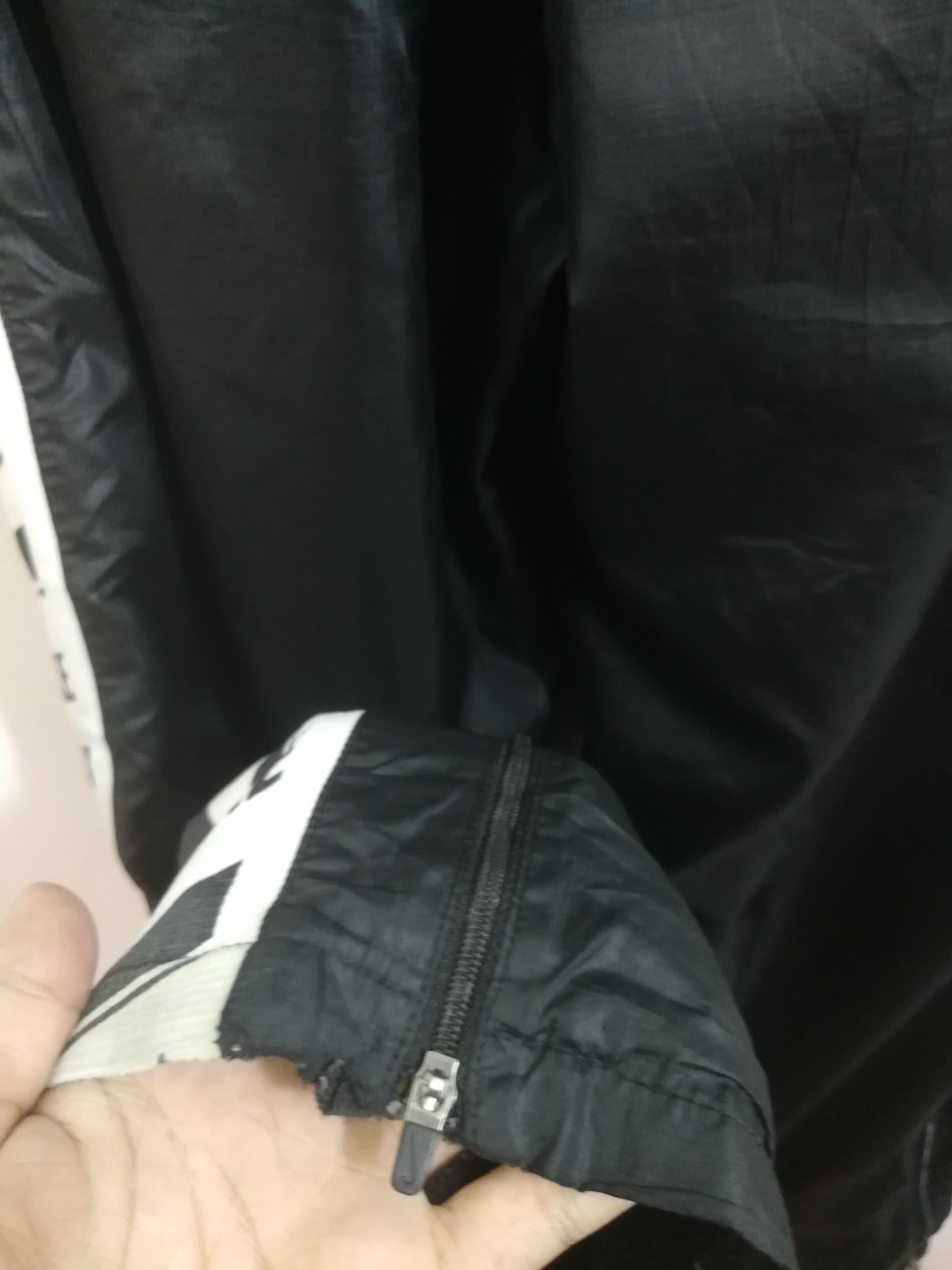 Nike × Vintage Vintage Nike Windbreaker Pants Stripe Logo Nike 28-32 Size US 28 / EU 44 - 6 Thumbnail