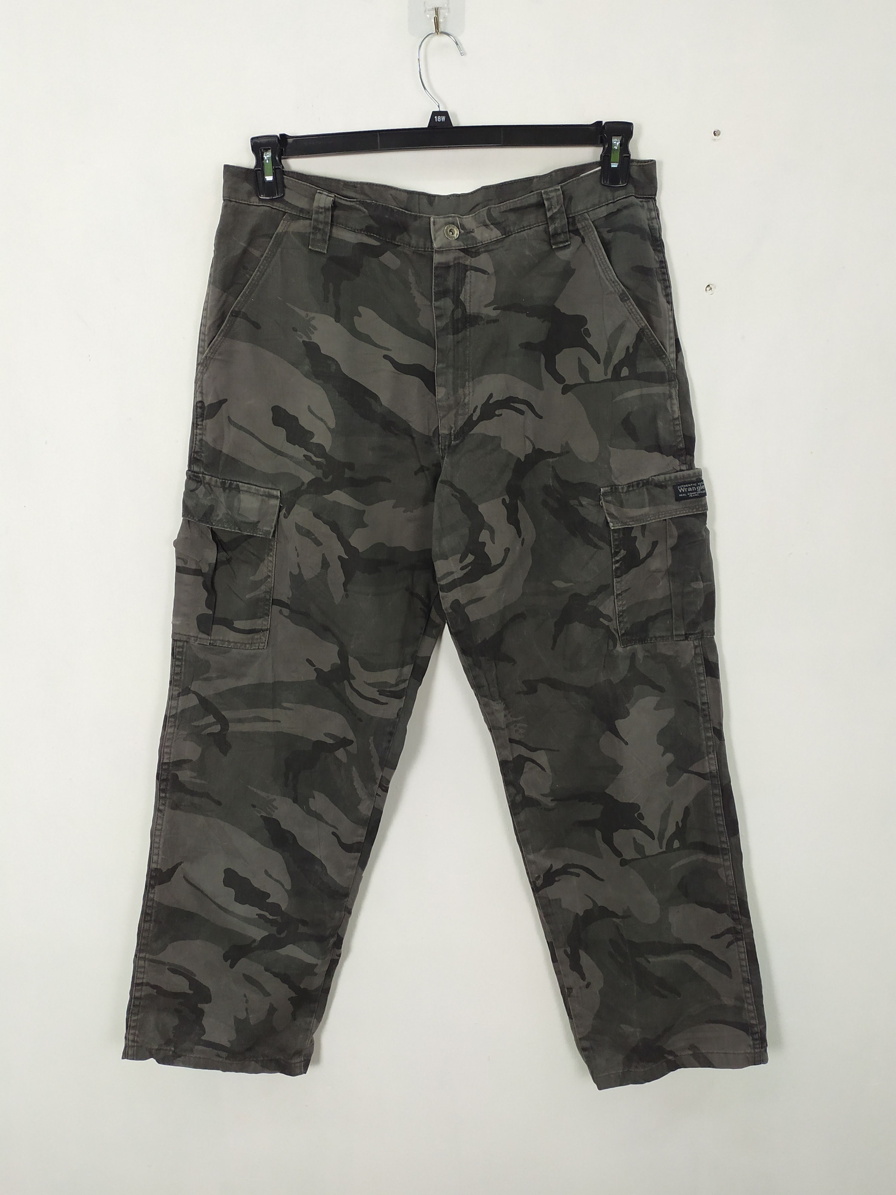 Vintage × Wrangler WRANGLER CAMO CARGO PANTS Size US 36 / EU 52 - 1 Thumbnail