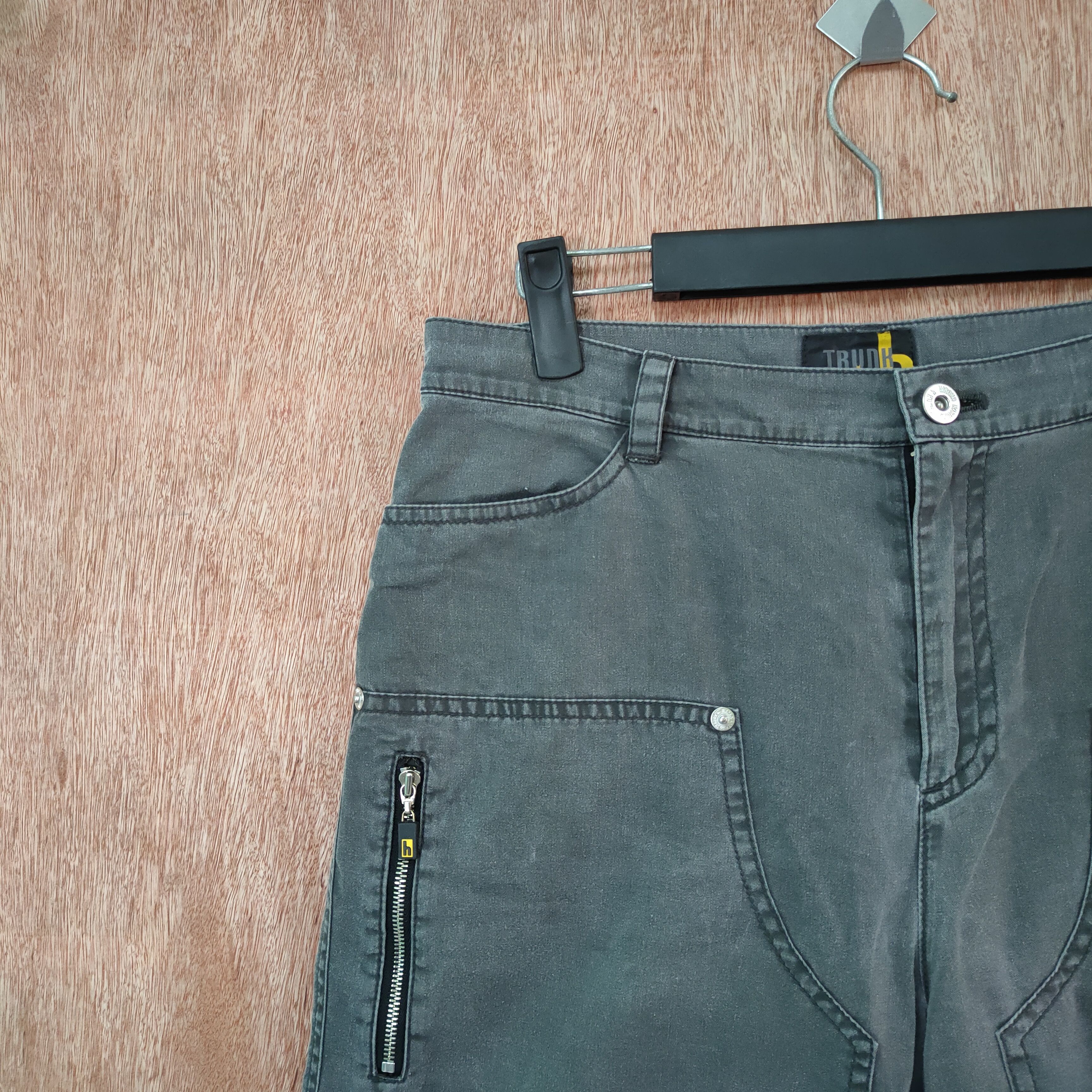 Hiroko Koshino Homme TRUNK HIROKO KOSHINO DOUBLE KNEE STYLE CARGO PANTS Size US 29 - 8 Thumbnail