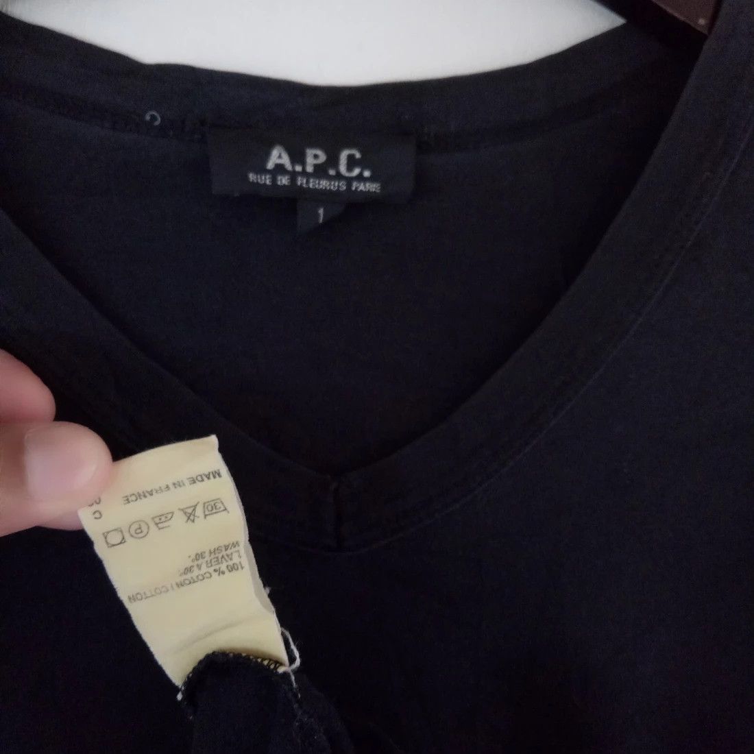 A.P.C. A.P.C V-neck short sleeve made in france APC tee shirt Size US L / EU 52-54 / 3 - 3 Thumbnail