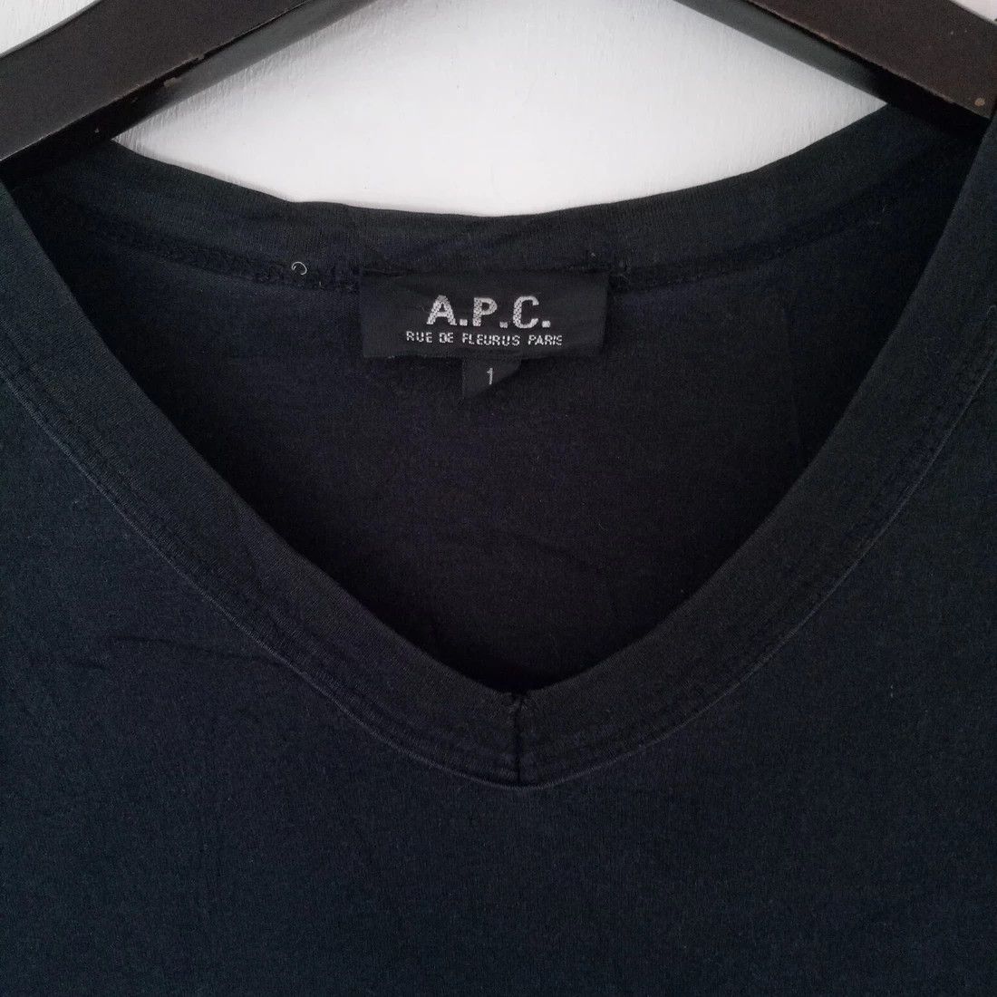 A.P.C. A.P.C V-neck short sleeve made in france APC tee shirt Size US L / EU 52-54 / 3 - 5 Thumbnail
