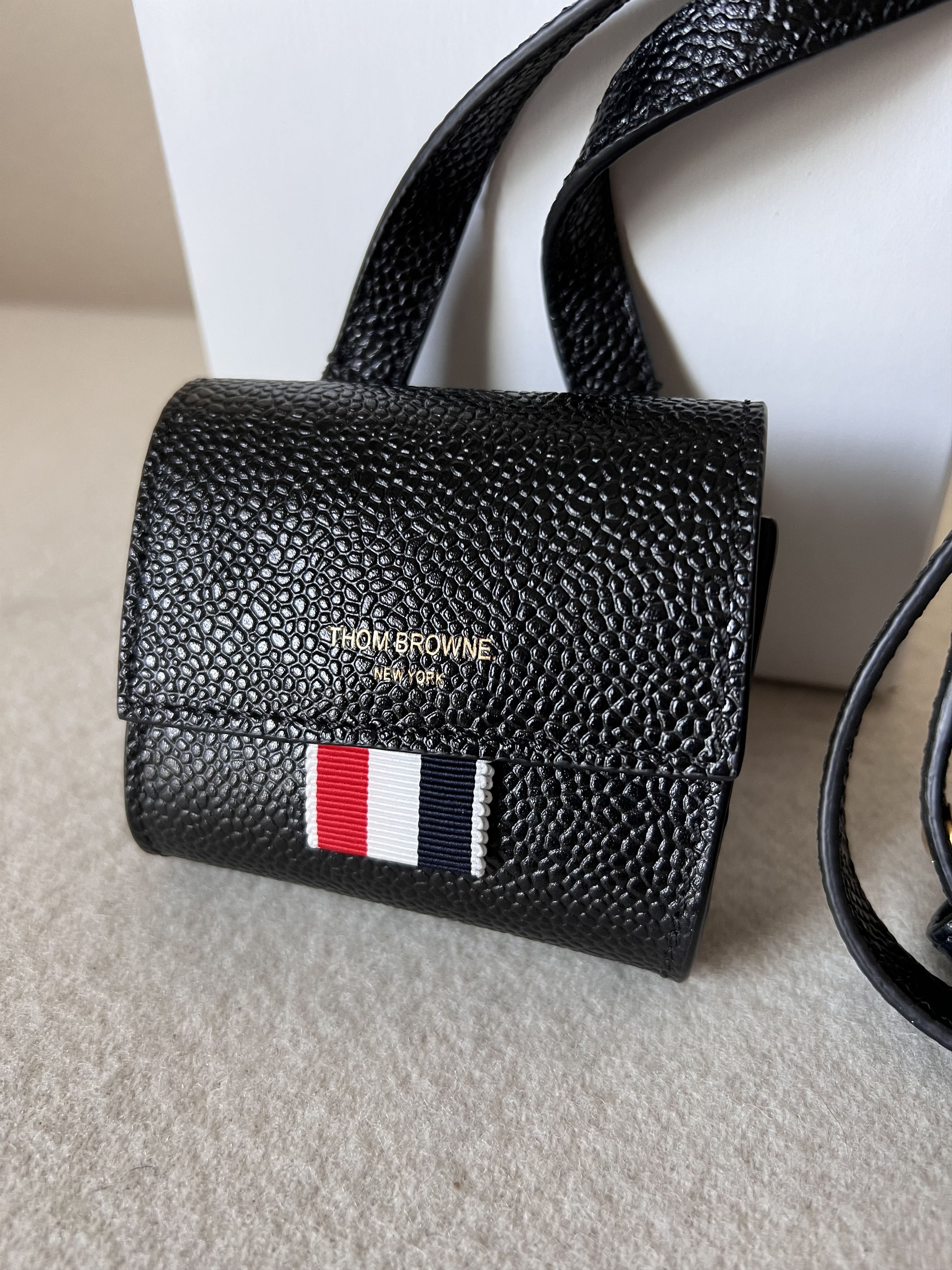 Thom Browne Thom Browne Pebble Grain Leather Mini Pouch in Black Size ONE SIZE - 2 Thumbnail