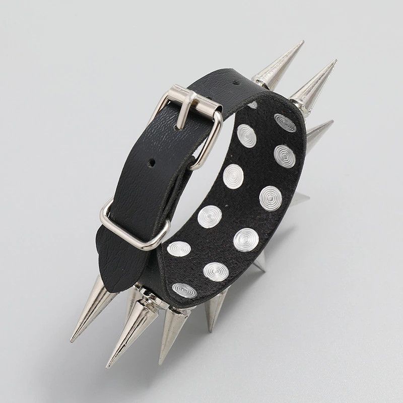 Vintage Spiked Bracelet Bangle Size ONE SIZE - 3 Thumbnail
