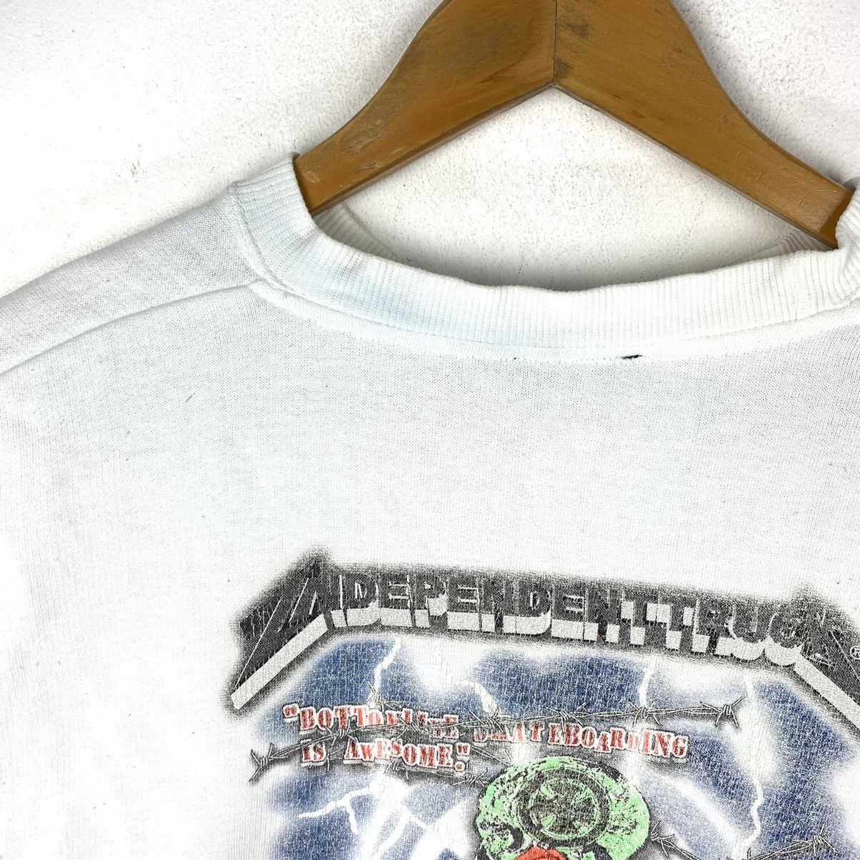 Vintage Vintage Independent Truck History Is In Your Hand Sweatshirt Size US M / EU 48-50 / 2 - 3 Thumbnail