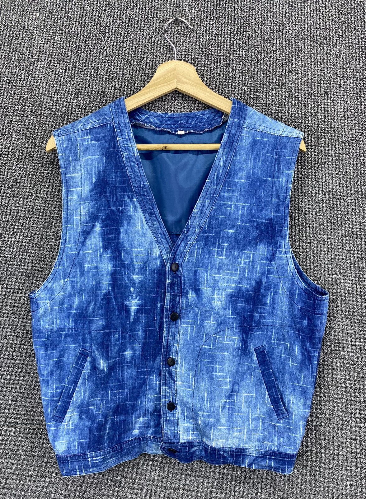 Japanese Brand Vintage Japanese Acid Wash Style Denim Vest Size US L / EU 52-54 / 3 - 1 Thumbnail