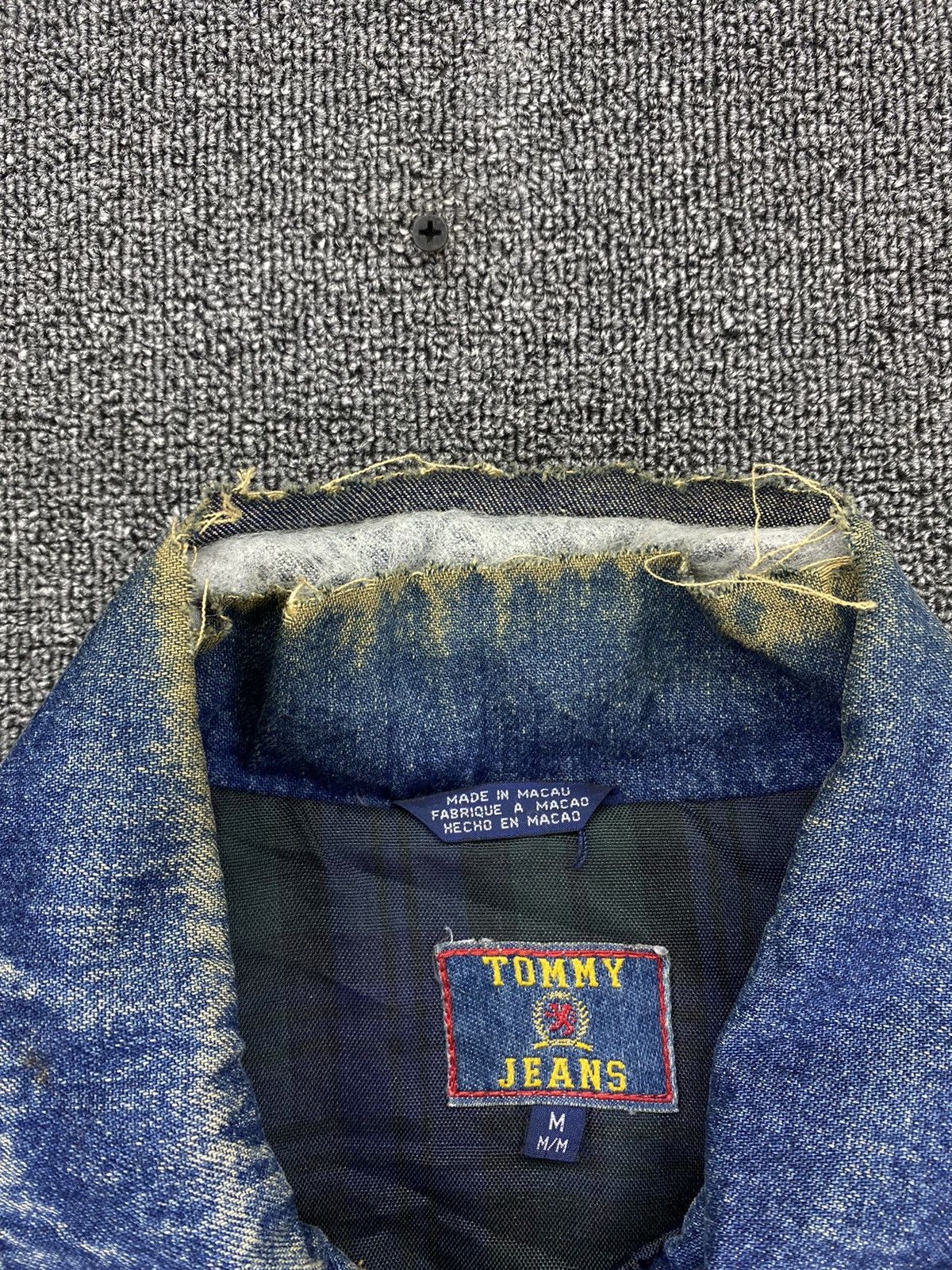 Tommy Hilfiger Vintage Tommy Hilfiger Big Logo Light Puffer Denim Vest Size US M / EU 48-50 / 2 - 8 Thumbnail