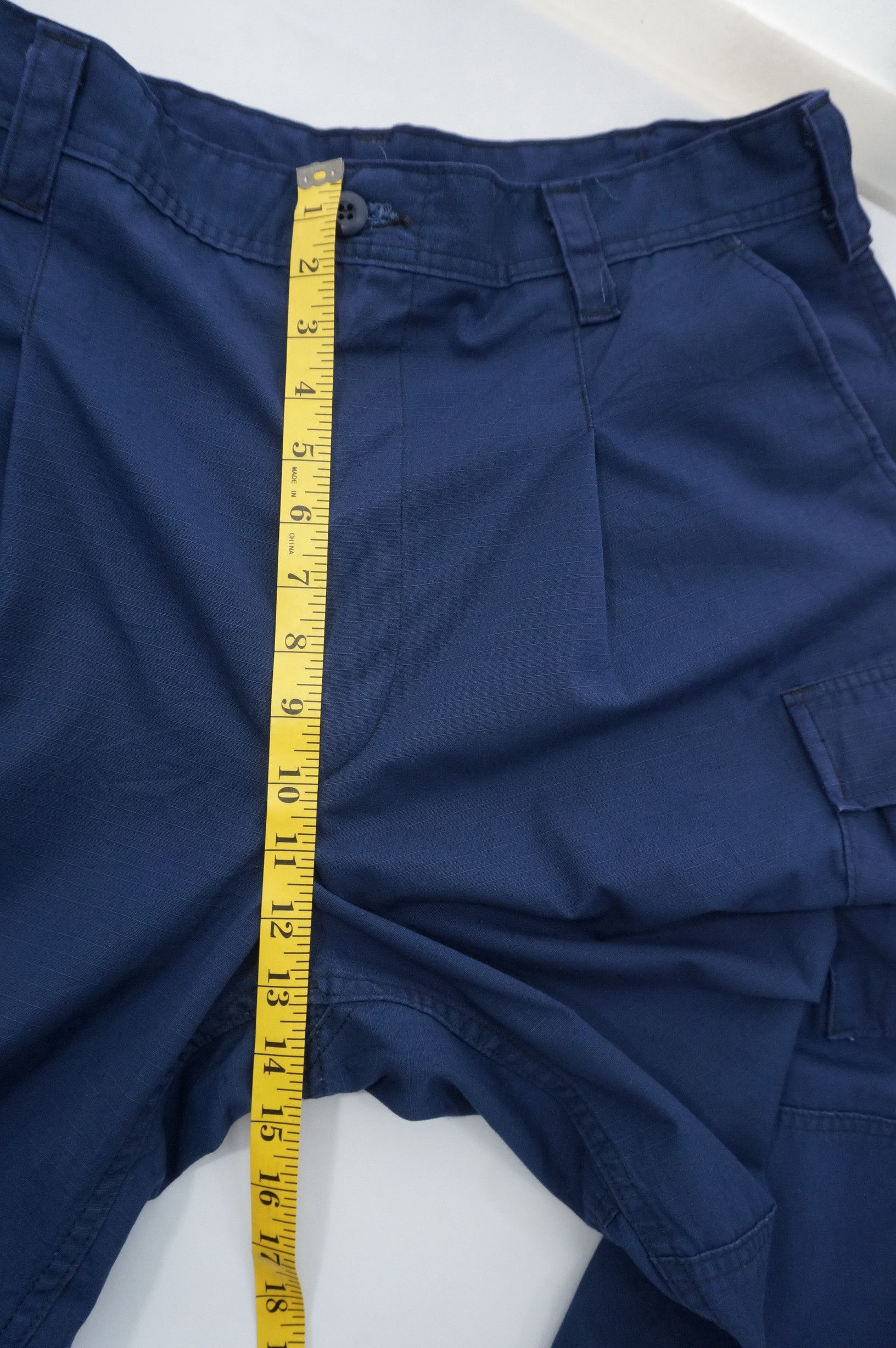Vintage Vintage PENTAQ INDUSTRIES US COAST GUARD Cargo Size US 37 - 16 Thumbnail
