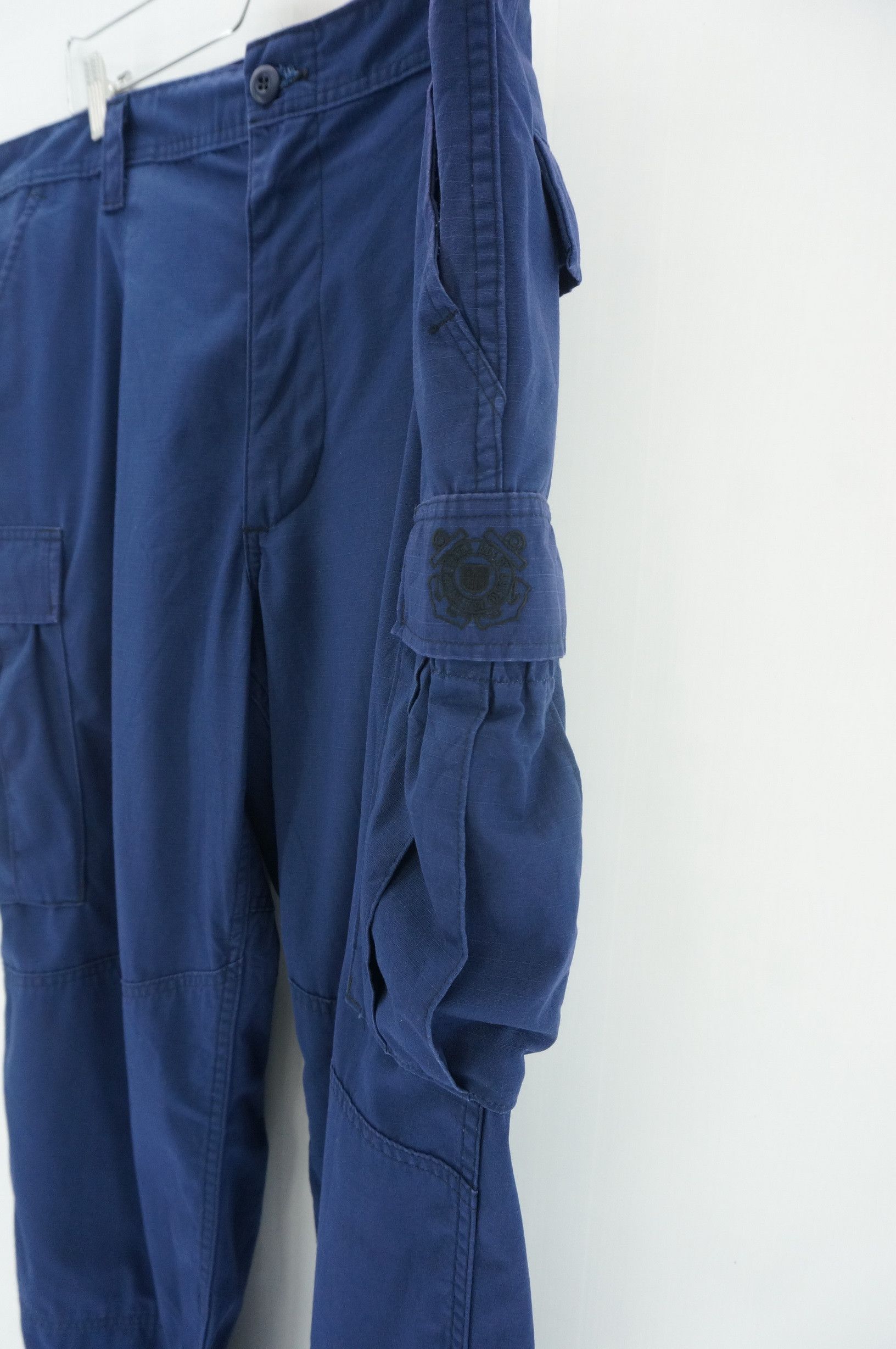 Vintage Vintage PENTAQ INDUSTRIES US COAST GUARD Cargo Size US 37 - 5 Thumbnail