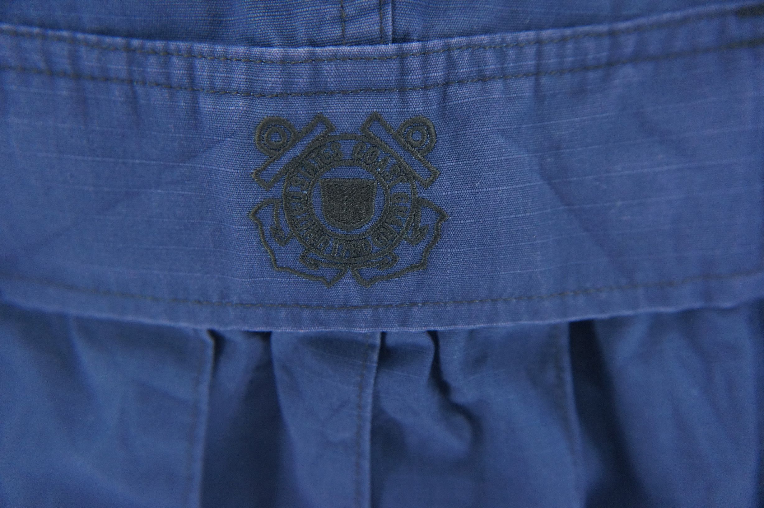 Vintage Vintage PENTAQ INDUSTRIES US COAST GUARD Cargo Size US 37 - 13 Thumbnail
