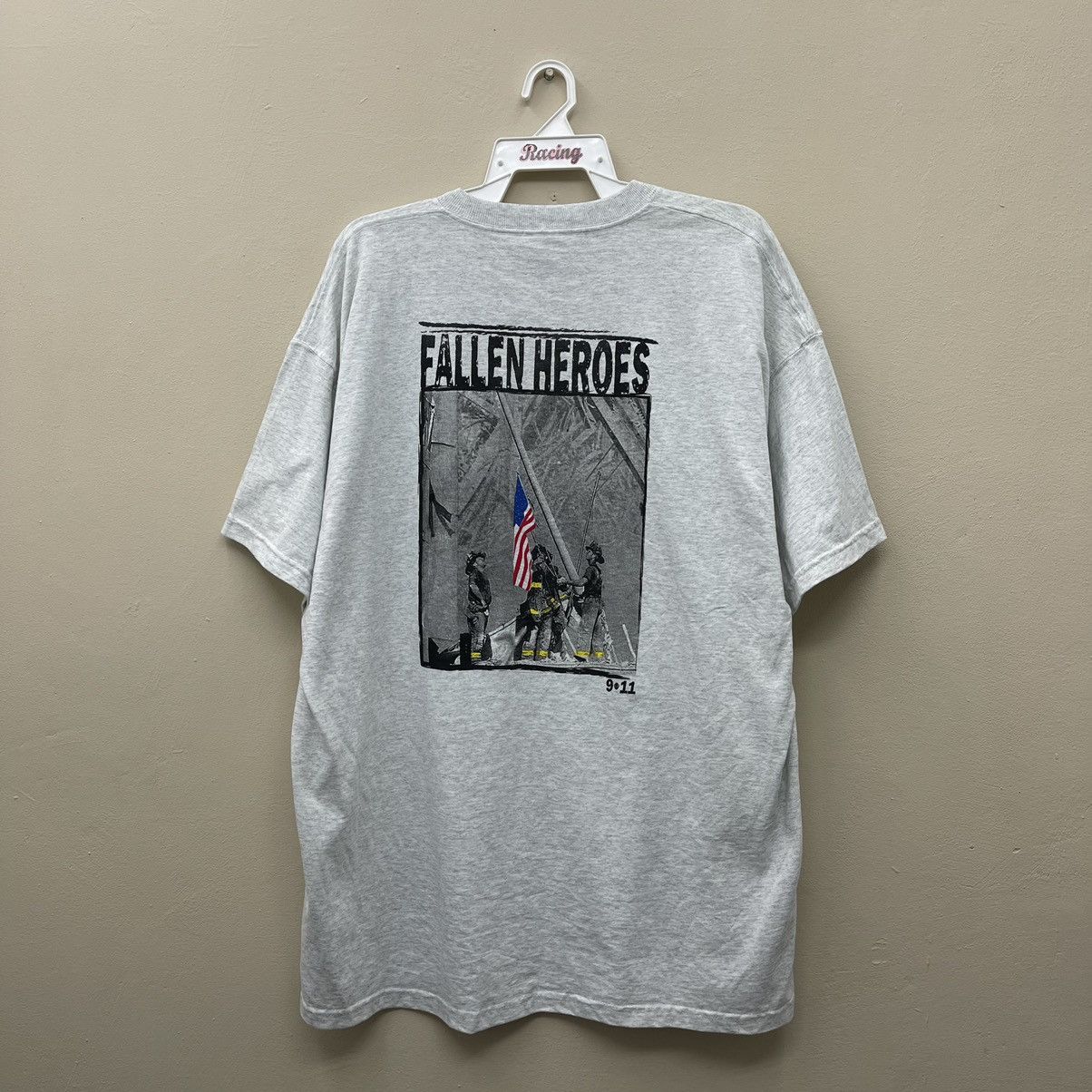 Vintage Vintage Fallen Heroes September 11,2001 T-Shirt Size US XXL / EU 58 / 5 - 1 Thumbnail