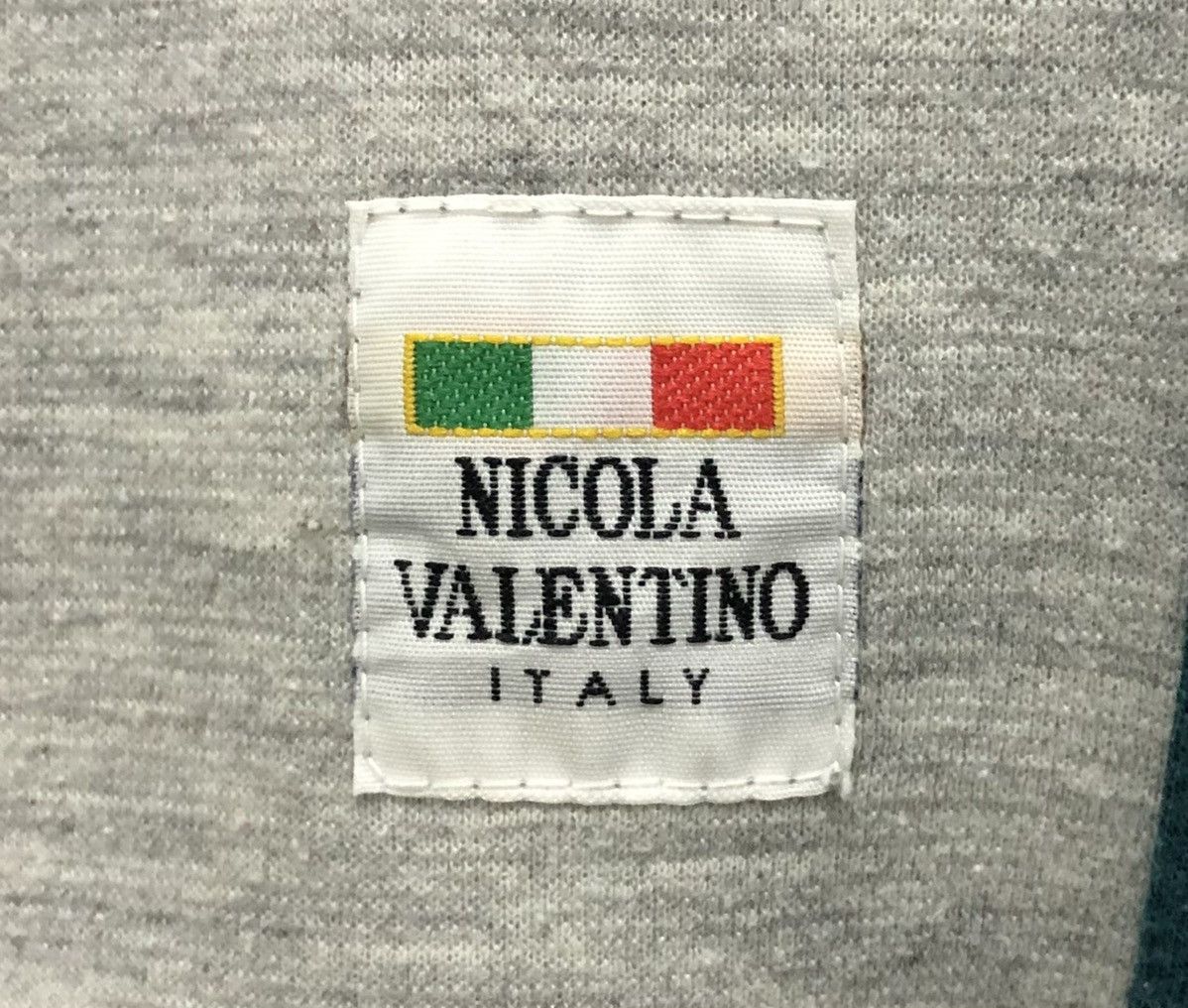 Valentino VINTAGE NICOLA VALENTINO ITALY BIG LOGO SWEATSHIRT Size US L / EU 52-54 / 3 - 4 Thumbnail