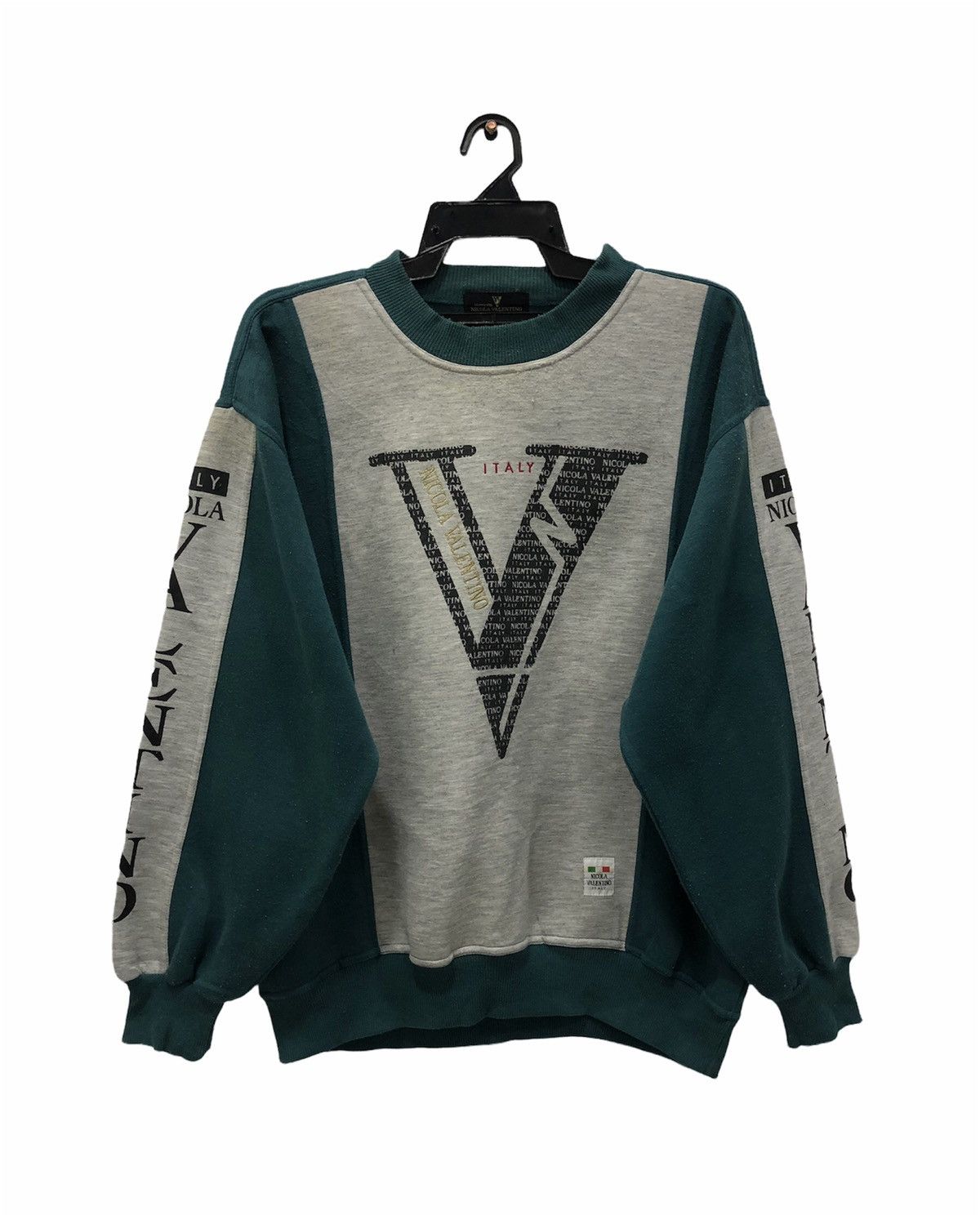 Valentino VINTAGE NICOLA VALENTINO ITALY BIG LOGO SWEATSHIRT Size US L / EU 52-54 / 3 - 1 Thumbnail