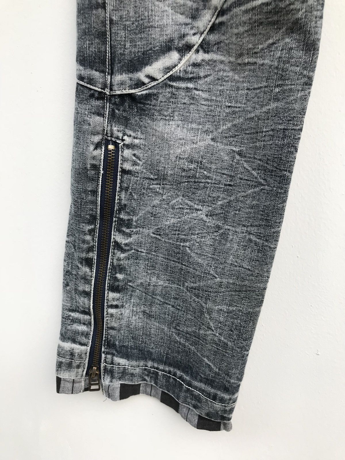 Japanese Brand Japanese Brand Lowbox Distressed Ripped Bleached Acid Wash Size US 30 / EU 46 - 12 Thumbnail
