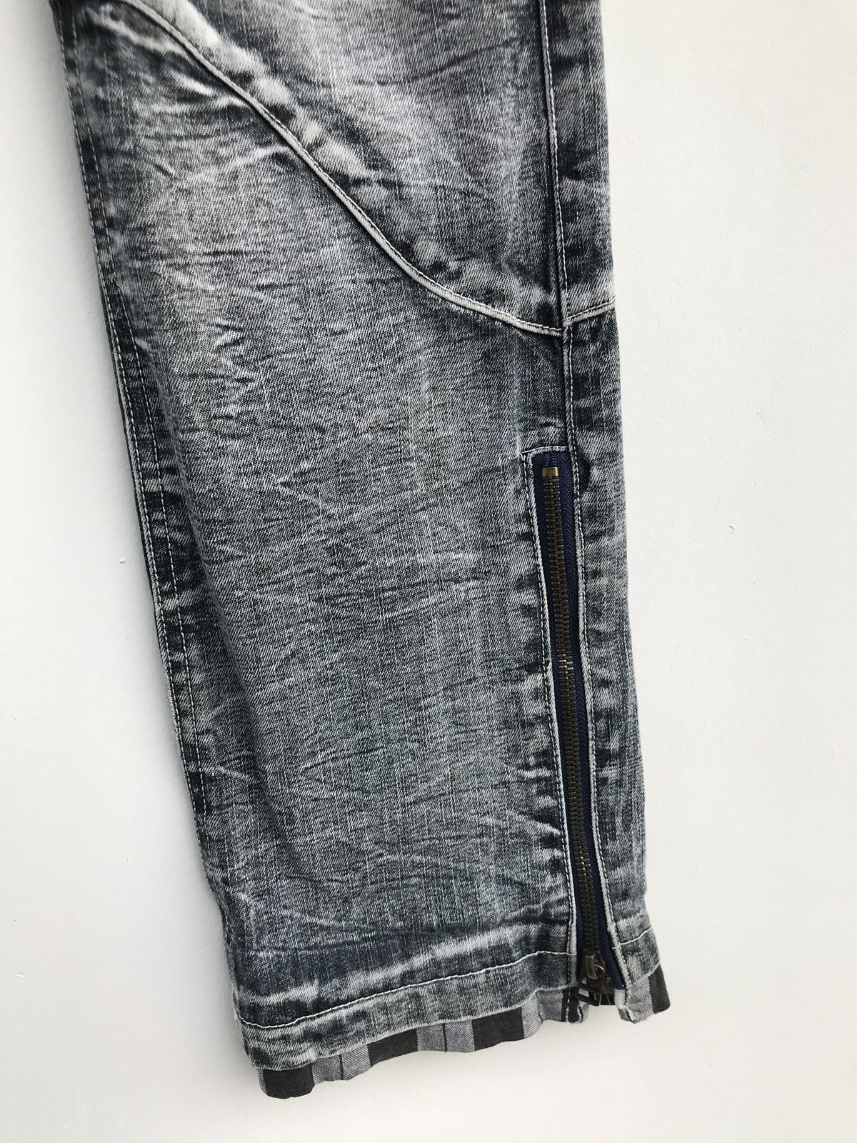 Japanese Brand Japanese Brand Lowbox Distressed Ripped Bleached Acid Wash Size US 30 / EU 46 - 11 Thumbnail