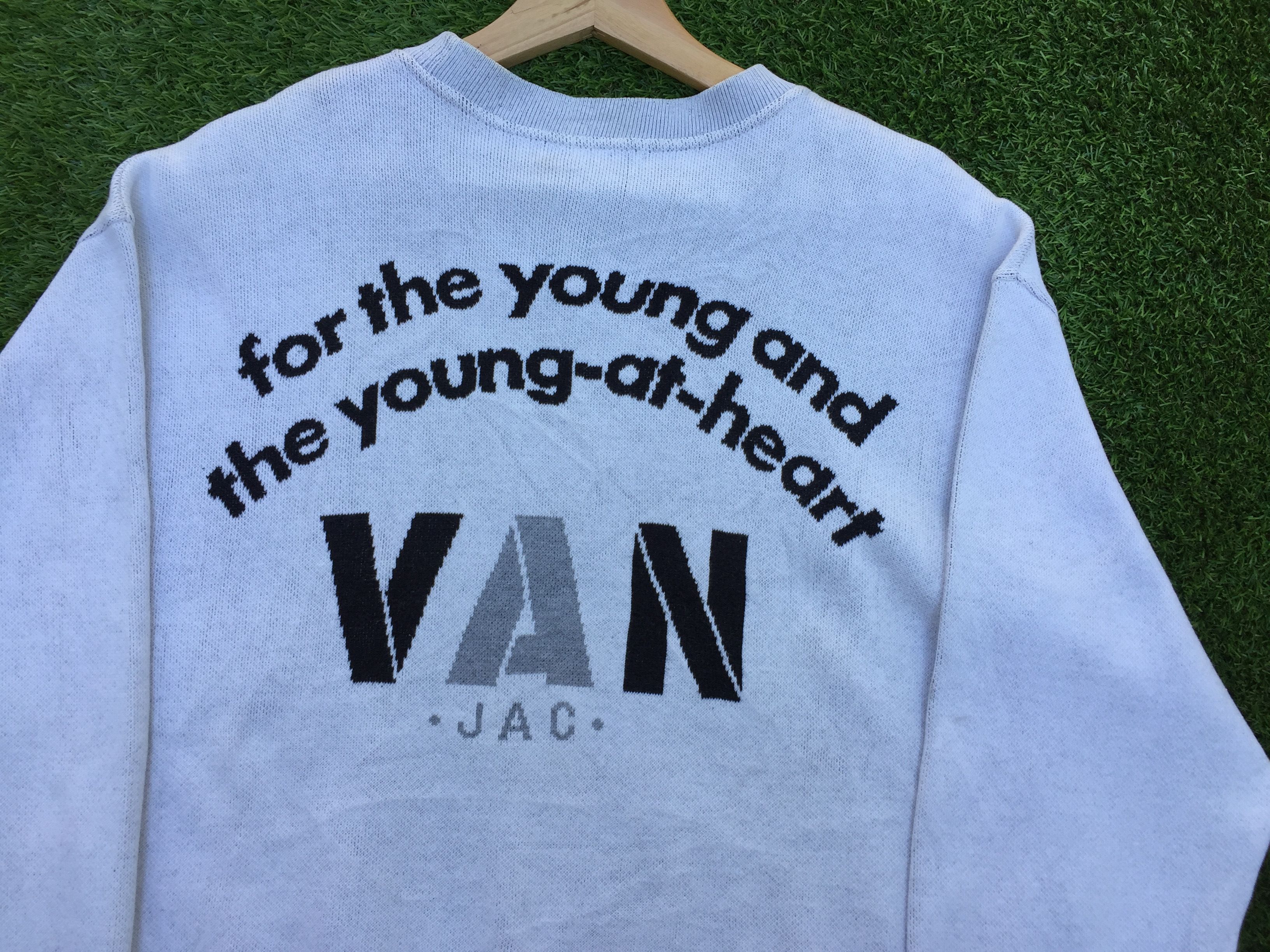 Japanese Brand Vintage 90s Van Jac Spell Out Embroidery Sweatshirt Size US L / EU 52-54 / 3 - 2 Thumbnail