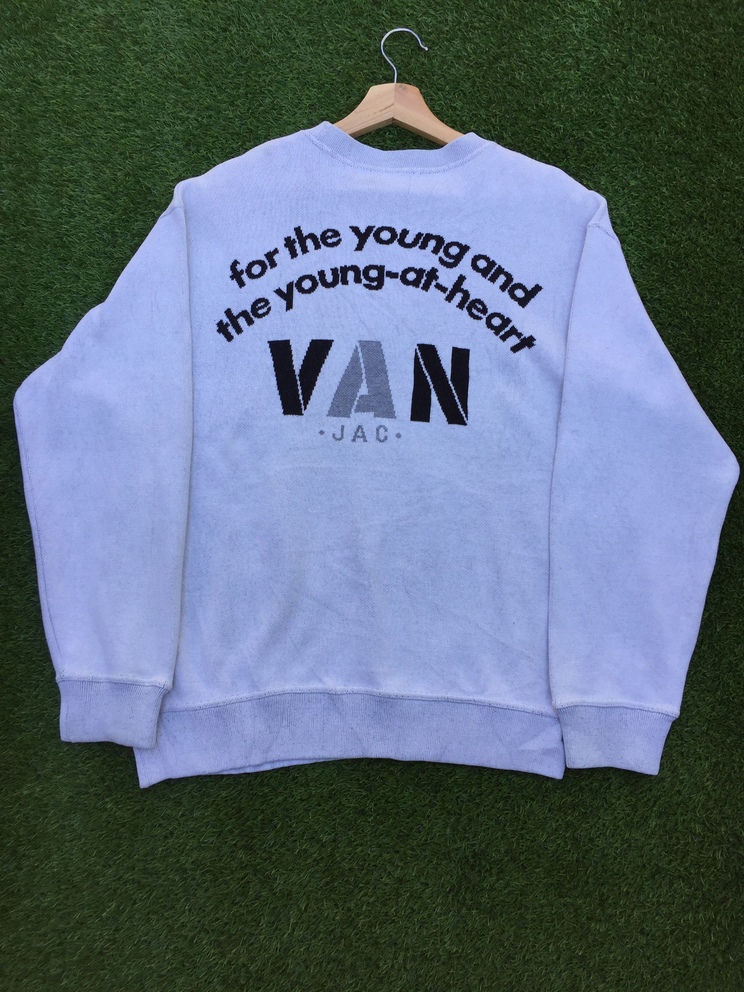 Japanese Brand Vintage 90s Van Jac Spell Out Embroidery Sweatshirt Size US L / EU 52-54 / 3 - 1 Thumbnail