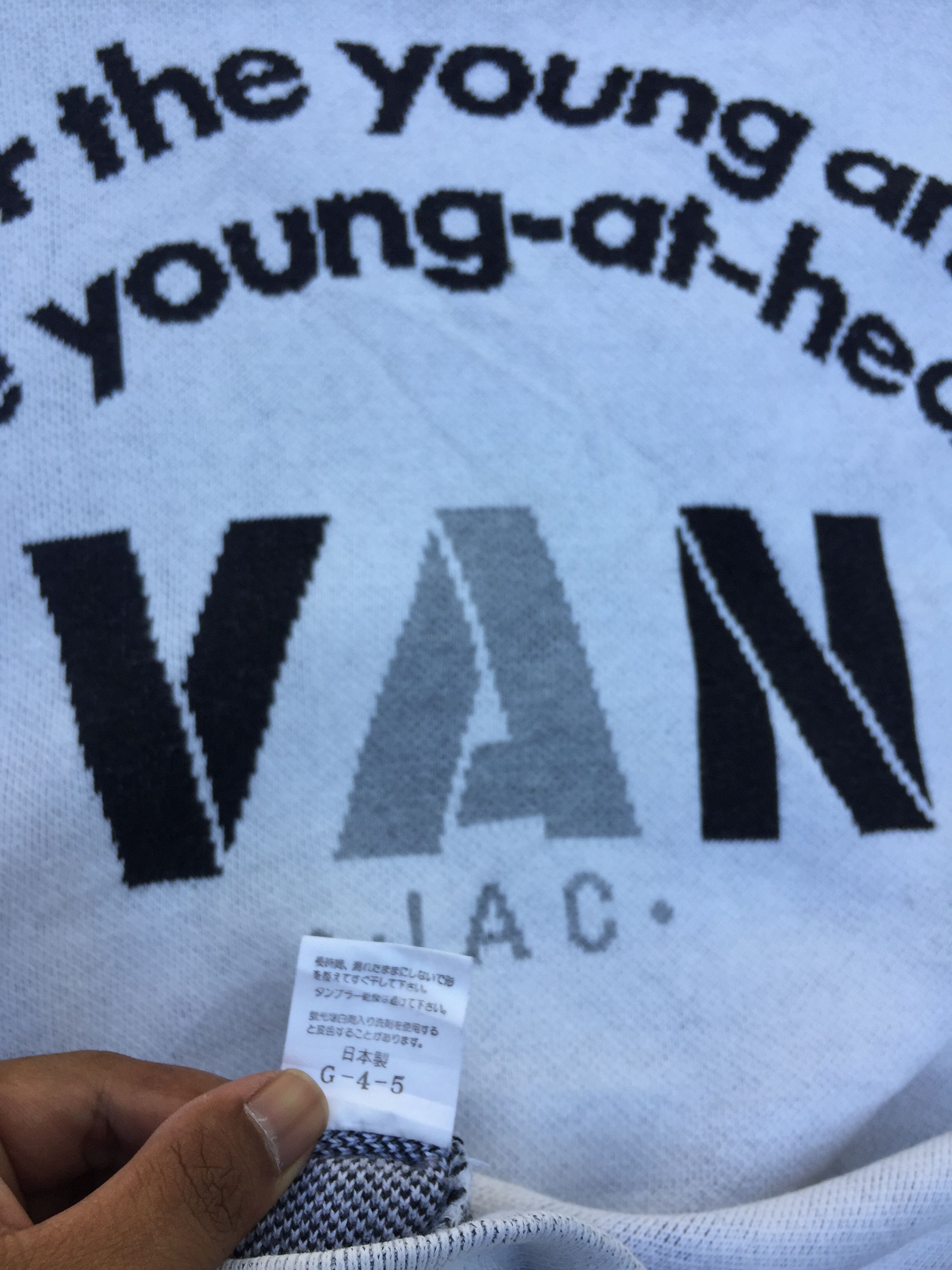 Japanese Brand Vintage 90s Van Jac Spell Out Embroidery Sweatshirt Size US L / EU 52-54 / 3 - 8 Thumbnail