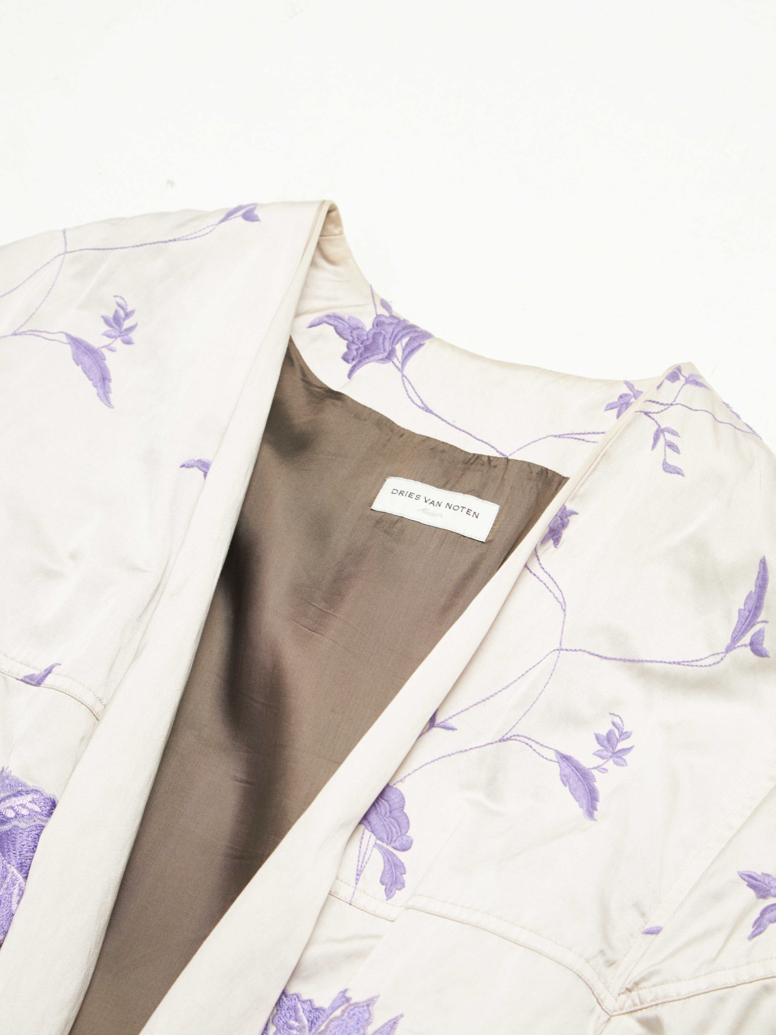 White Lilac Floral Embroidered 3/4 Sleeved Robe