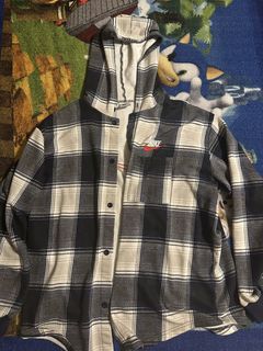 Supreme x Nike Sport Jacket going out now! 🔥 Size L for $300