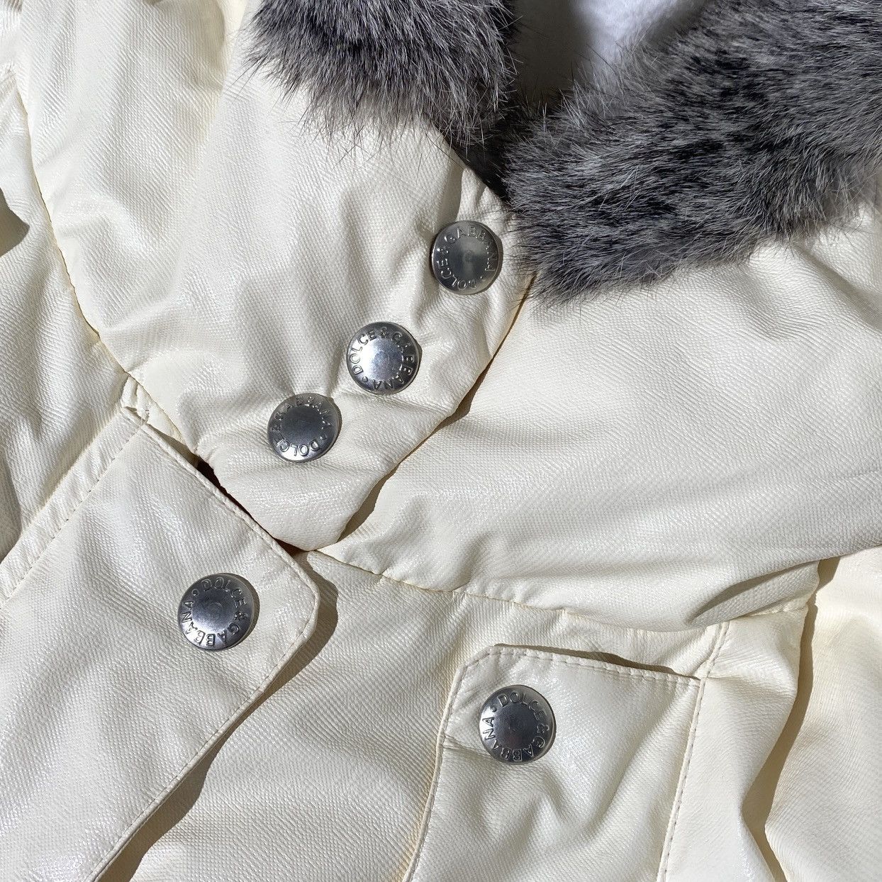 Dolce & Gabbana × Vintage Dolce and Gabbana 2003 F/W Shiny Ivory Cropped Puffer Jacket Size M / US 6-8 / IT 42-44 - 7 Thumbnail