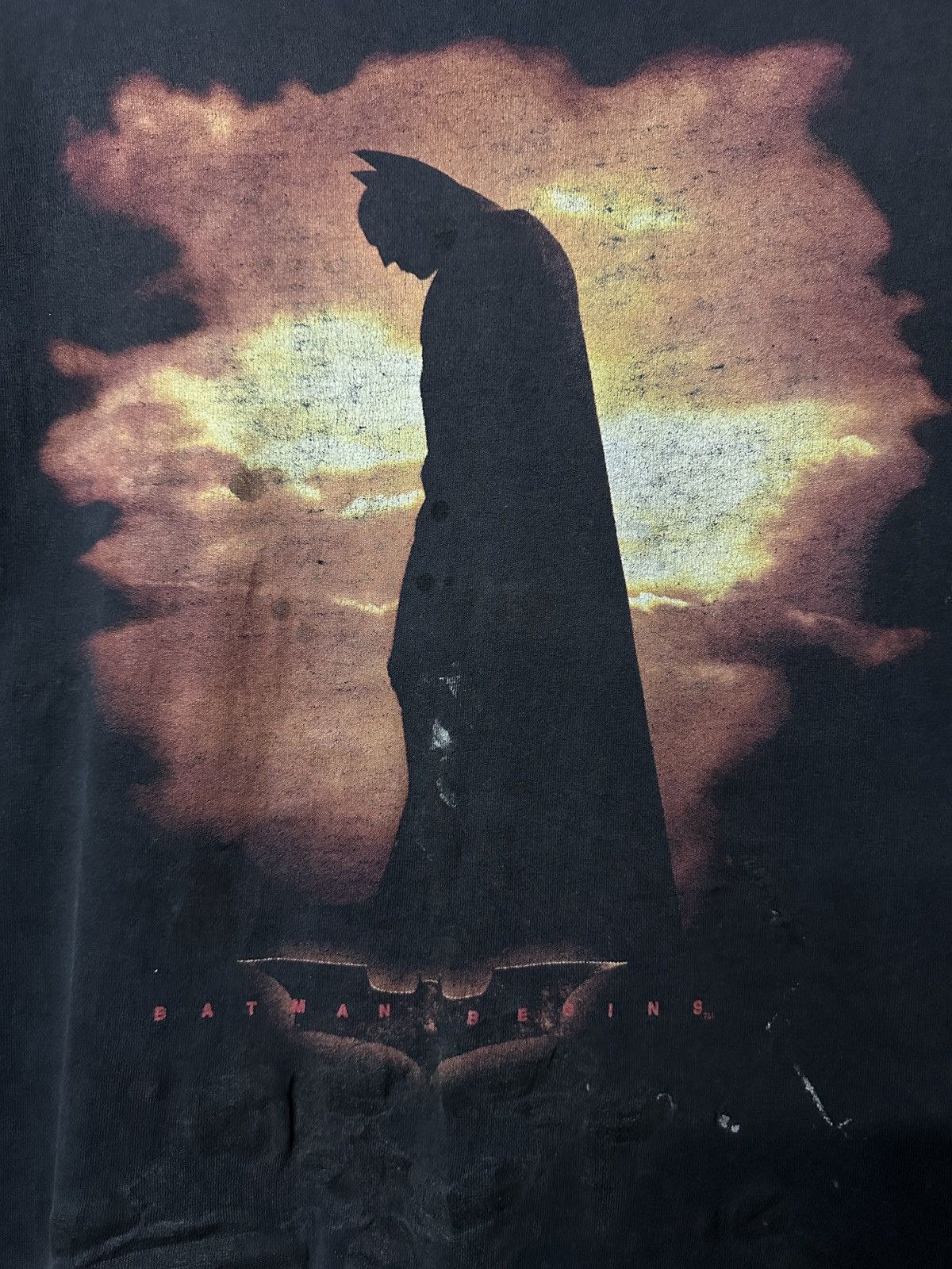 DC Comics × Vintage Vintage Distressed Batman Begins Promo Sun Faded Tee Size US XL / EU 56 / 4 - 2 Thumbnail