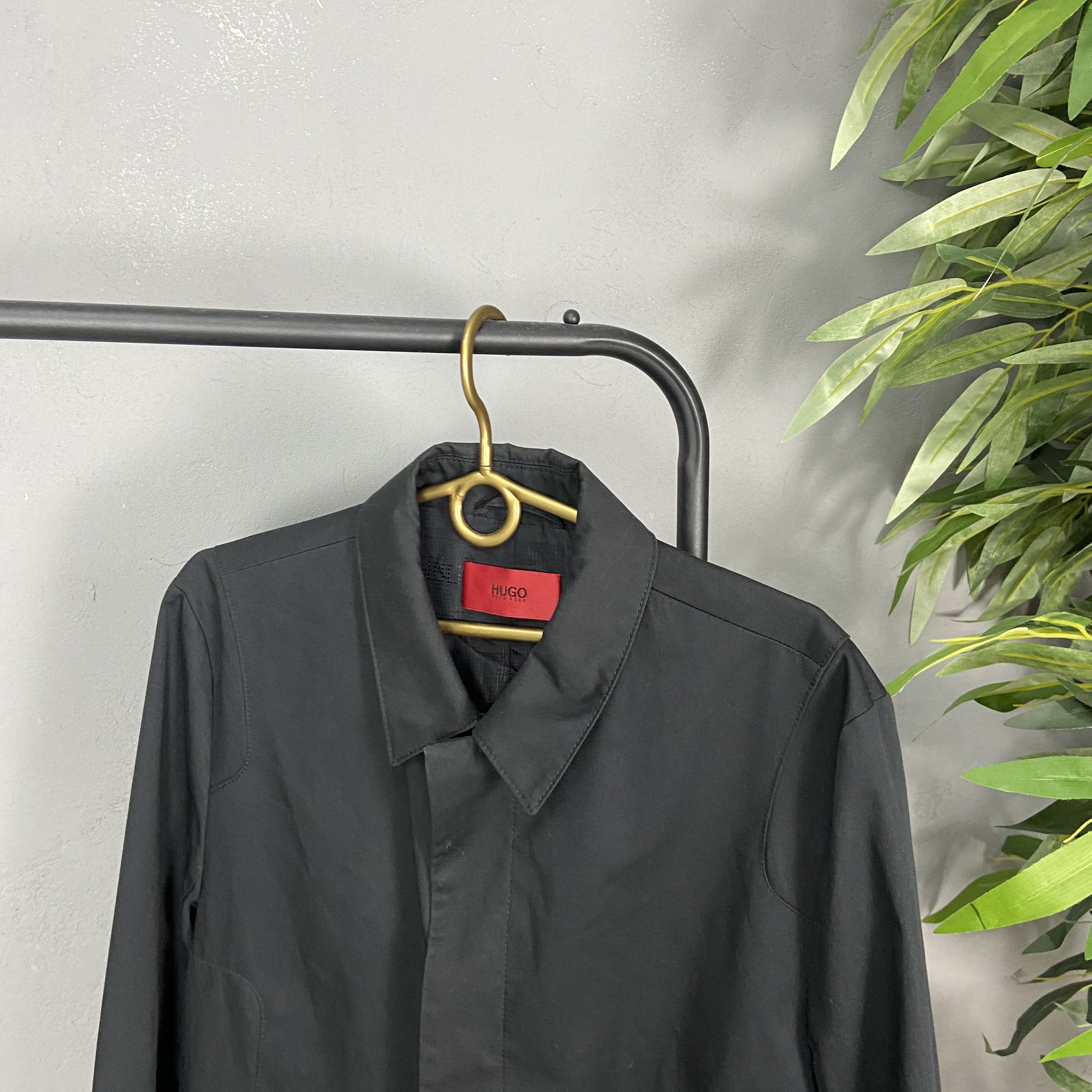 Hugo Boss MADE IN UKRAINE 1990s ARCHIVE HUGO BOSS TRENCH COAT JACKET Size US M / EU 48-50 / 2 - 4 Thumbnail