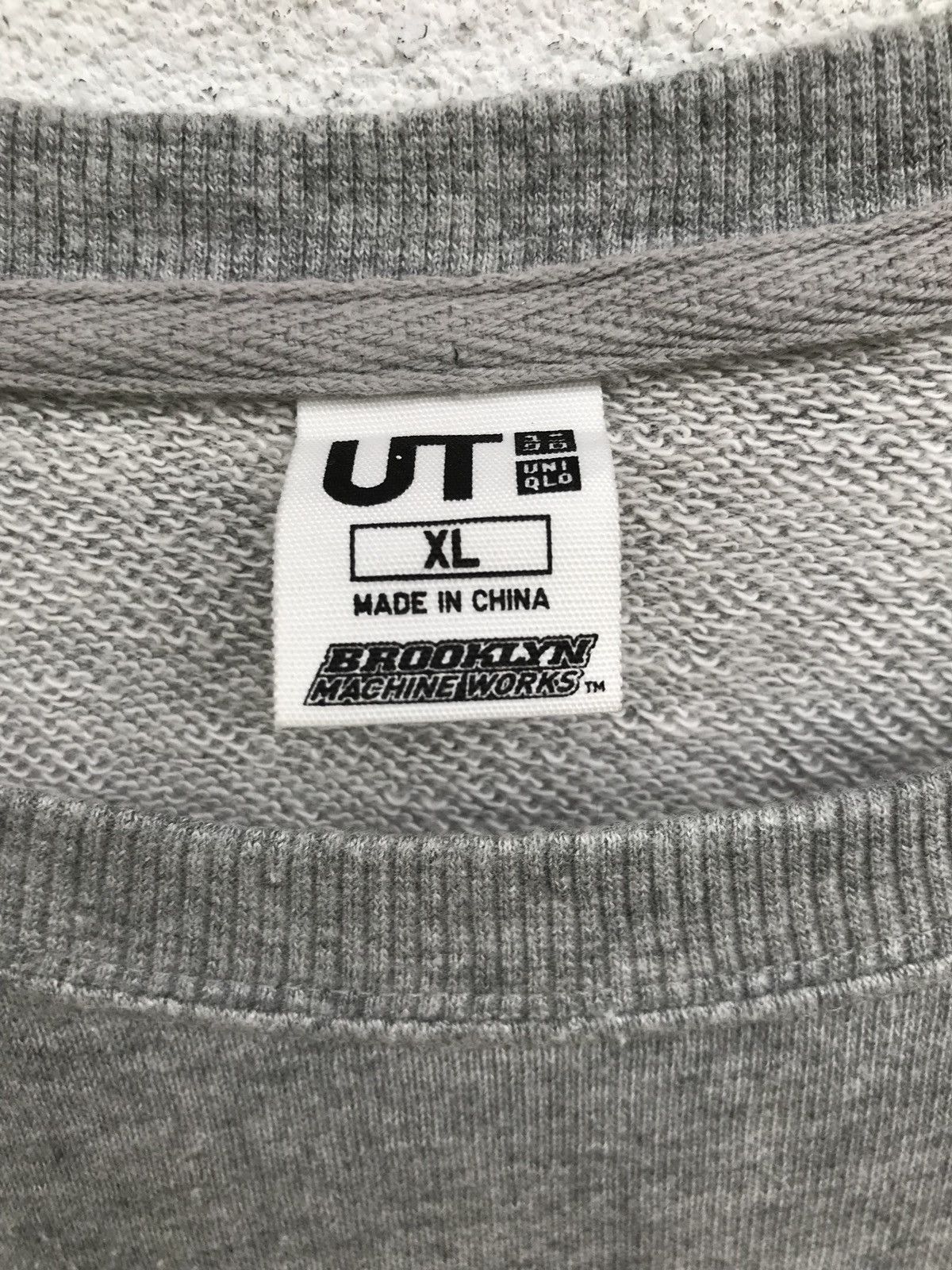 Japanese Brand × Uniqlo Uniqlo USA Flag Logo Crewneck Sweatshirt Armpit 24”x27.5” Size US XL / EU 56 / 4 - 6 Thumbnail