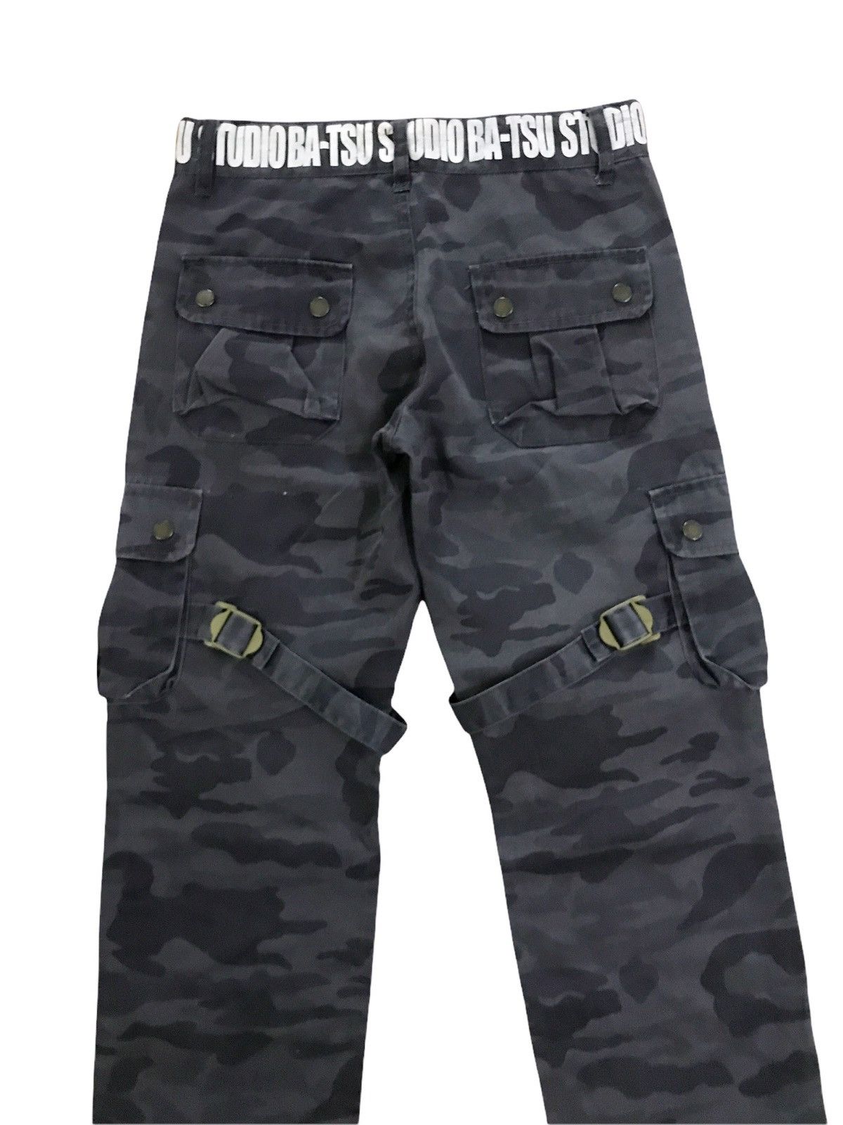 Japanese Brand × Seditionaries ⏰ need gone now 🔥 Batsu Studio Dark Camo Cargo Multipocket Size US 26 / EU 42 - 6 Thumbnail