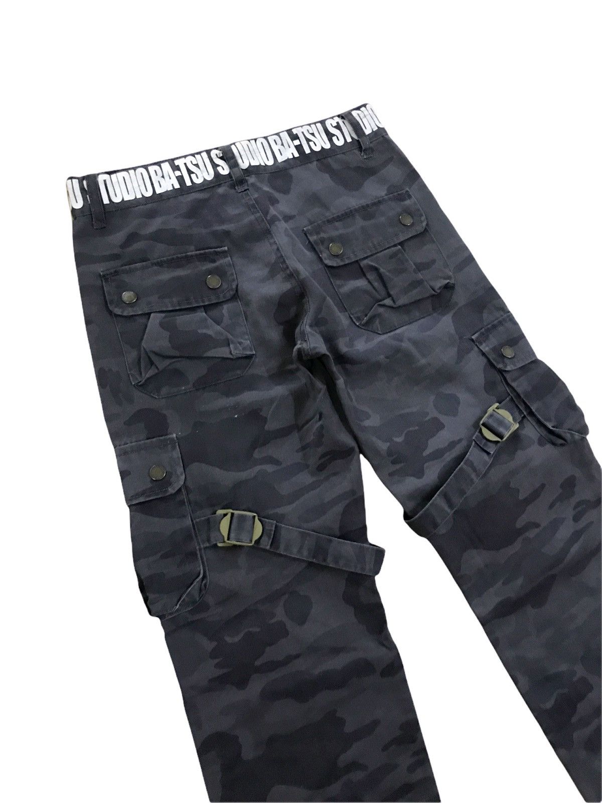 Japanese Brand × Seditionaries ⏰ need gone now 🔥 Batsu Studio Dark Camo Cargo Multipocket Size US 26 / EU 42 - 4 Thumbnail