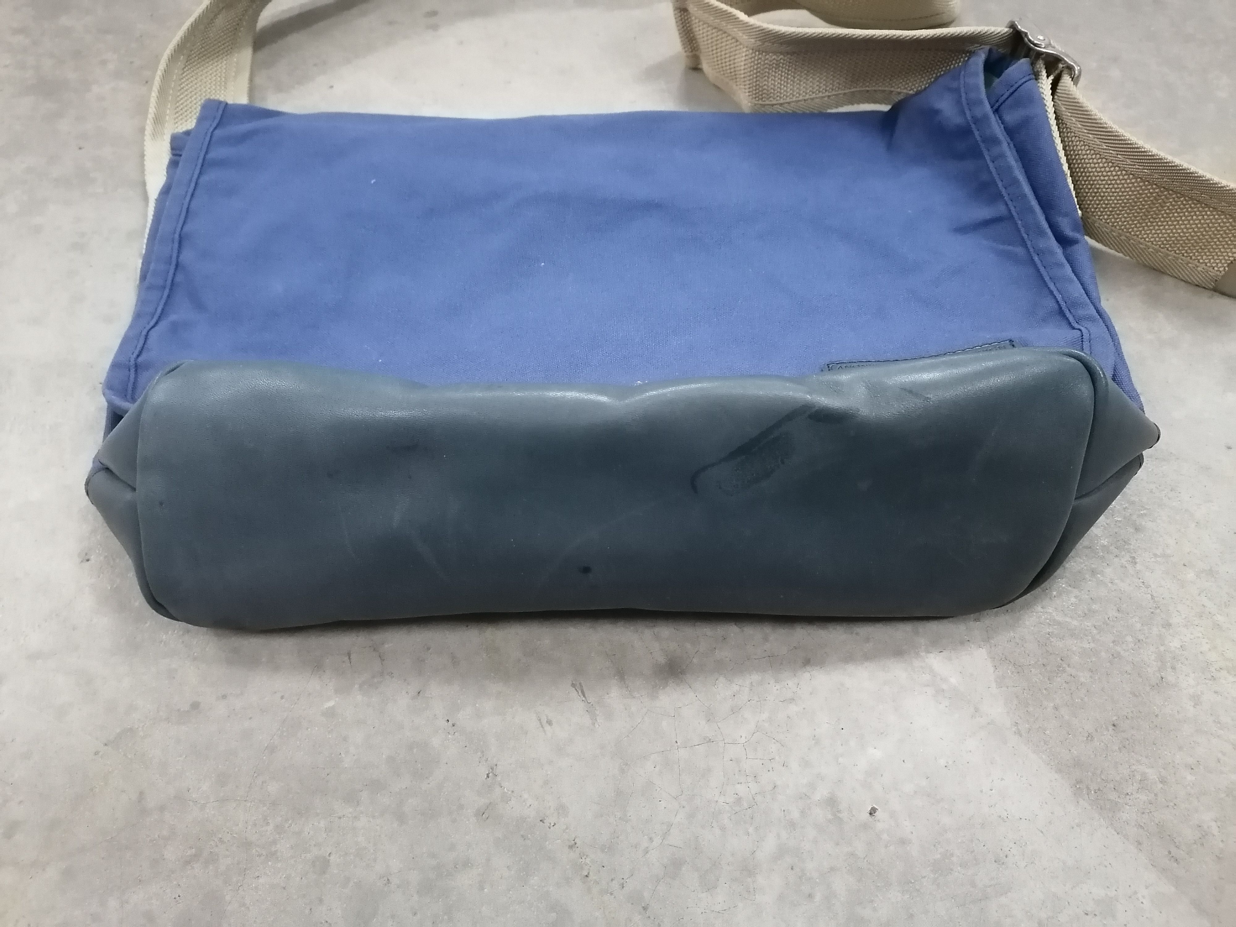 Japanese Brand Made In Japan Anonym Craftsman Canvas Messenger Bag Size ONE SIZE - 2 Thumbnail