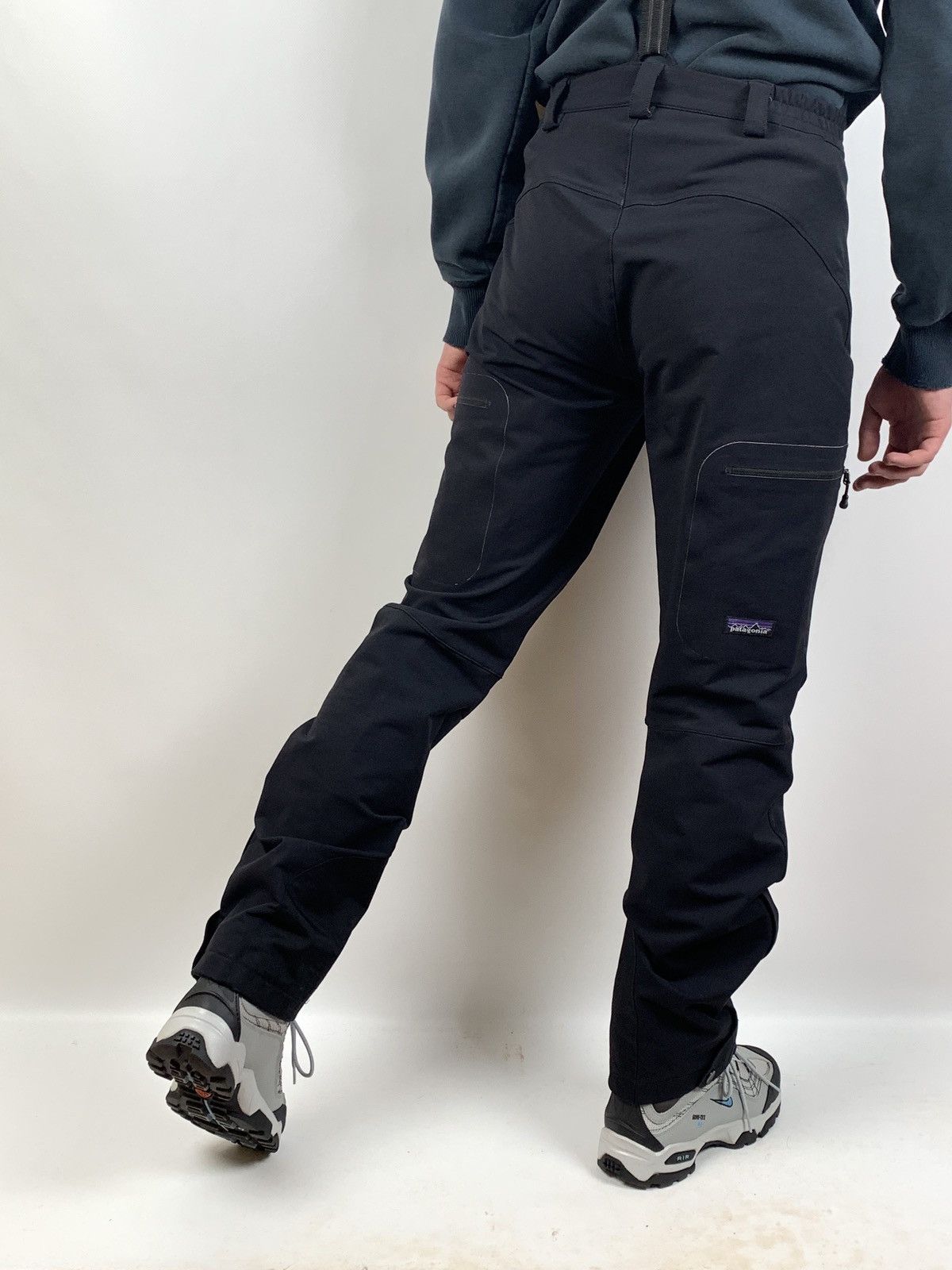 Patagonia Vintage Patagonia Bib Ski Overalls Cargo Pants Size US 28 / EU 44 - 1 Thumbnail