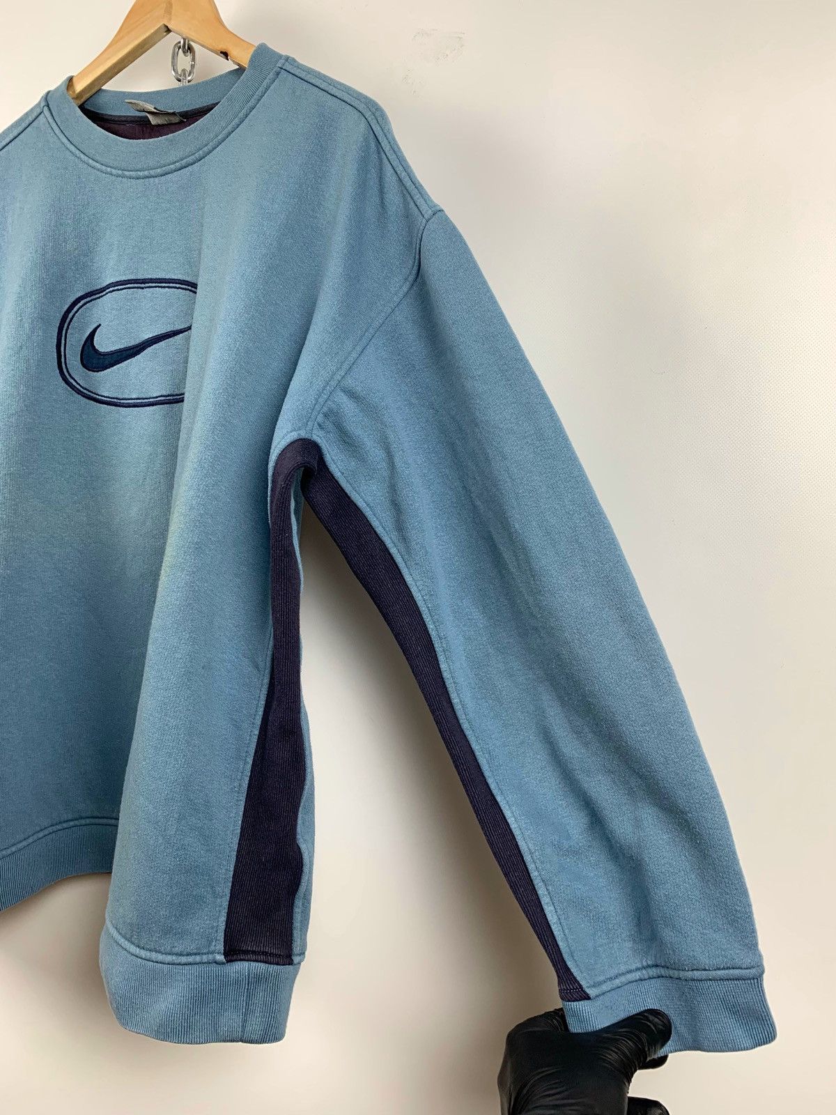 Nike Vintage Nike Center Swoosh Blue Sweatshirt Travis Style Size US XL / EU 56 / 4 - 4 Thumbnail