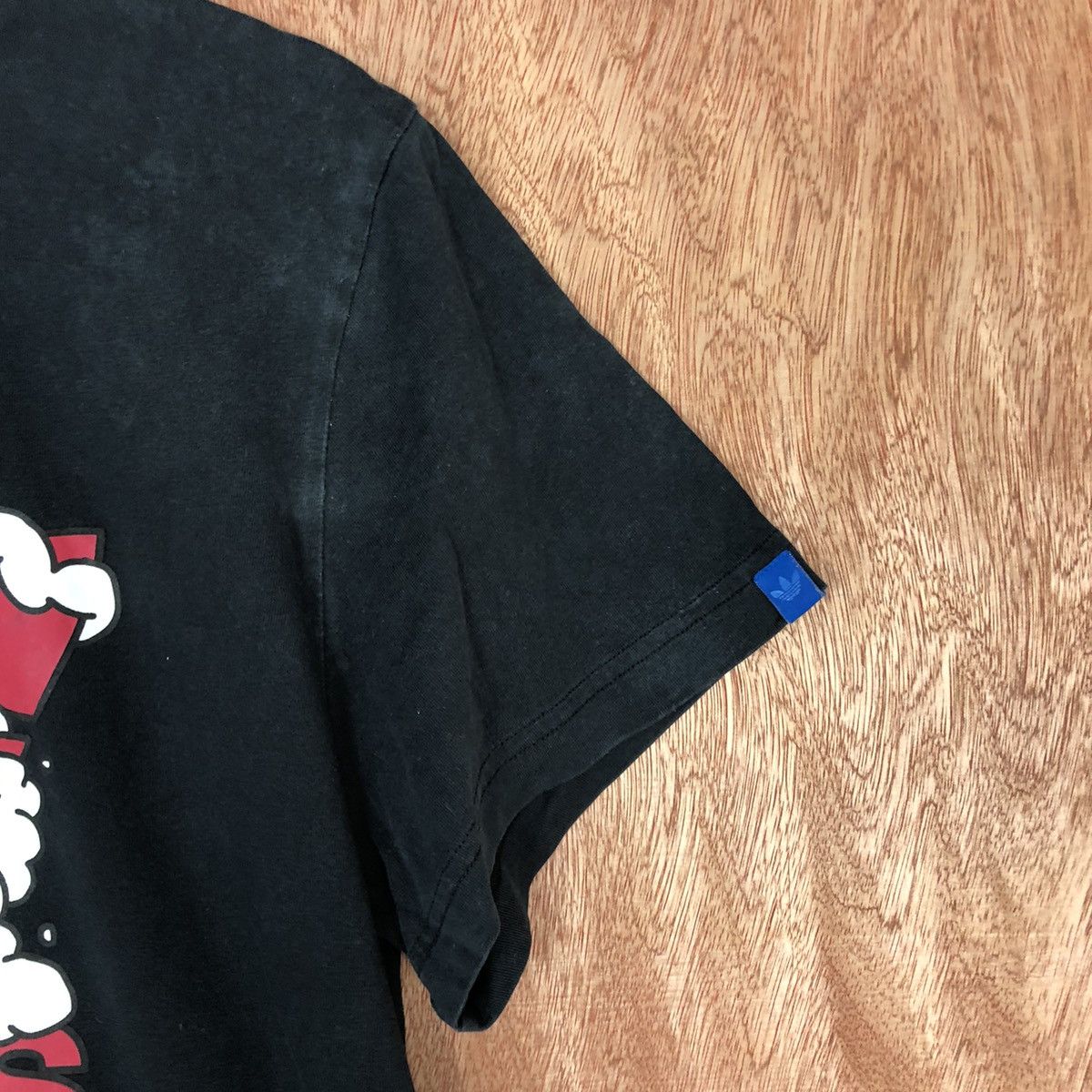 Adidas DLL Adidas Black vintage big logo Short Sleeve Tshirt #1608 Size US M / EU 48-50 / 2 - 4 Thumbnail