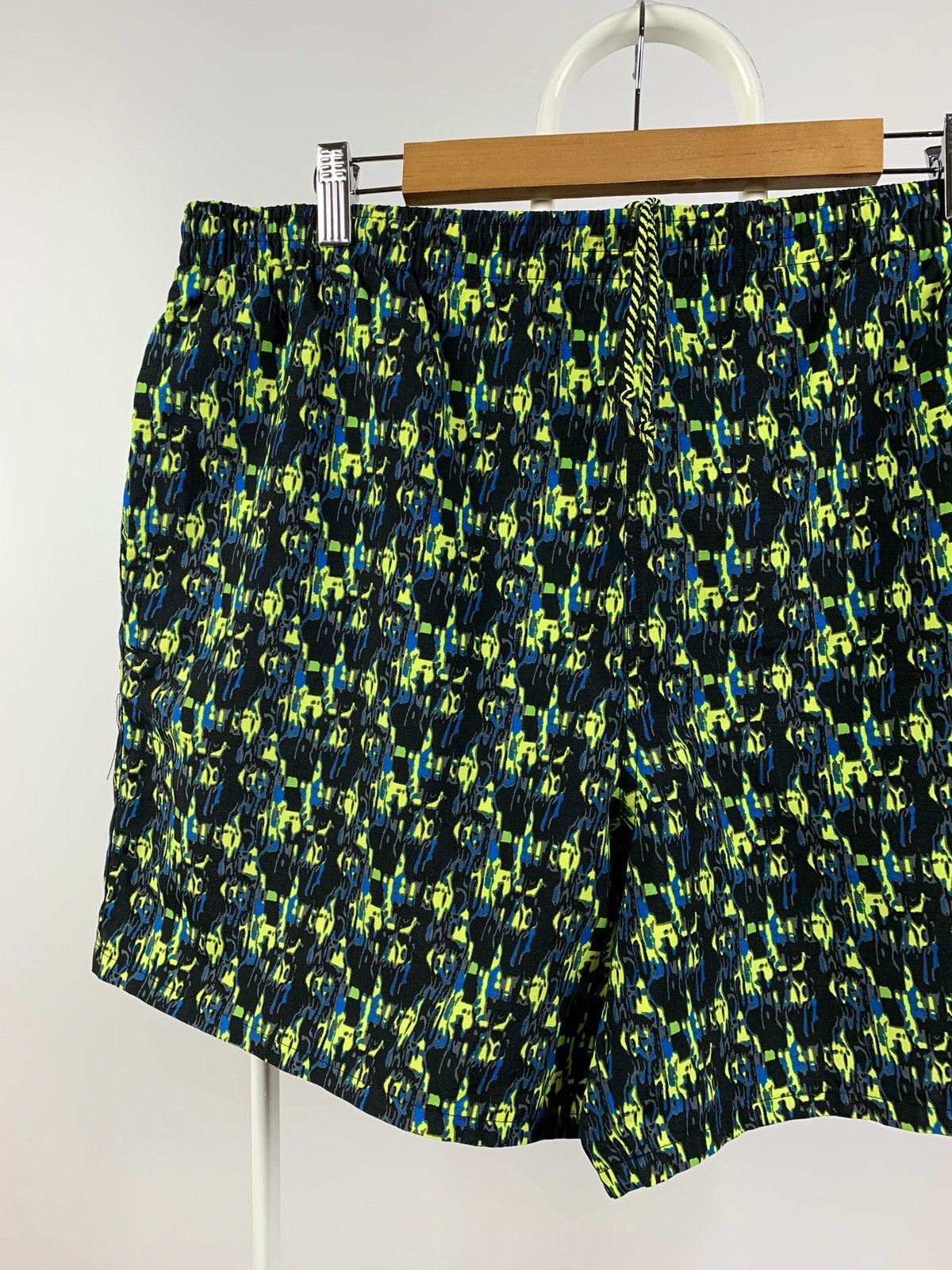 Nike 90s Vintage Nike Swim Trunks Abstract Print Shorts Size US 32 / EU 48 - 6 Thumbnail