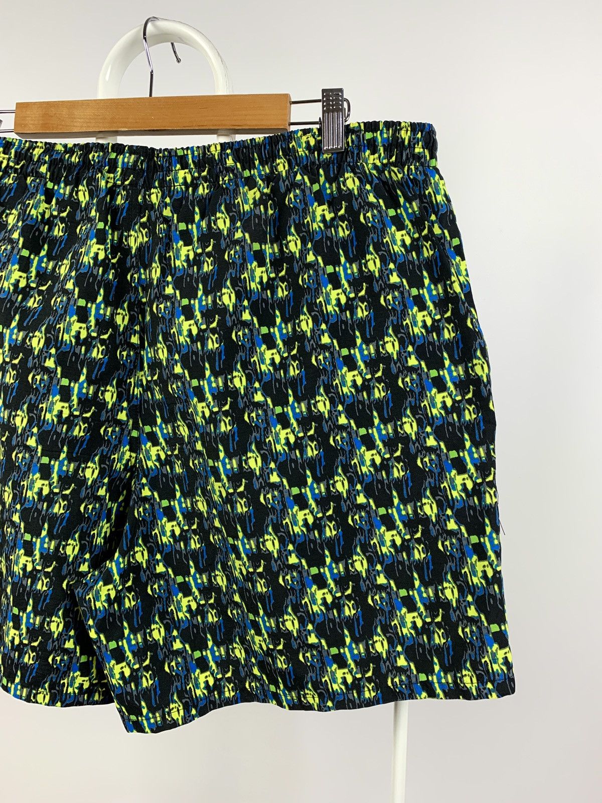 Nike 90s Vintage Nike Swim Trunks Abstract Print Shorts Size US 32 / EU 48 - 10 Thumbnail