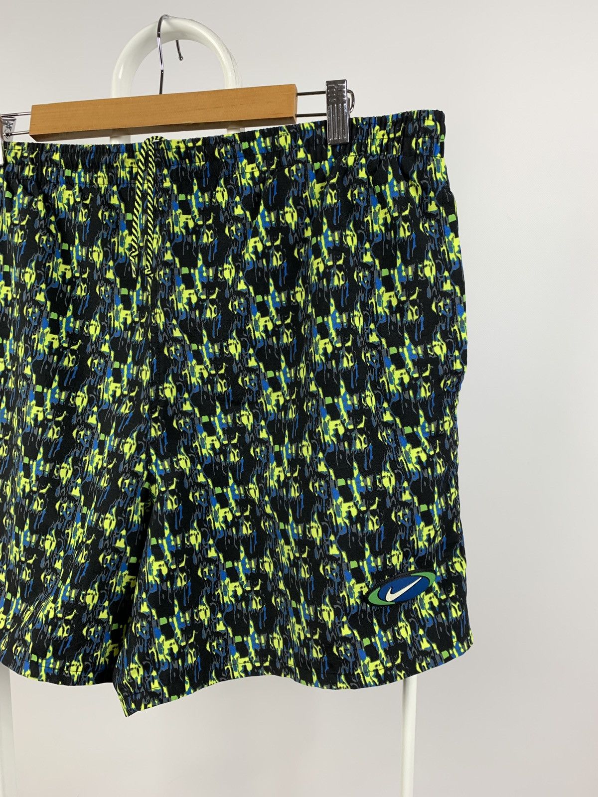 Nike 90s Vintage Nike Swim Trunks Abstract Print Shorts Size US 32 / EU 48 - 4 Thumbnail